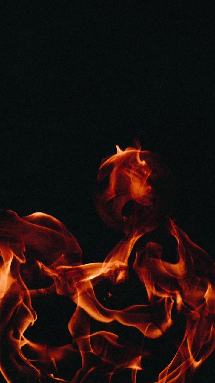 Обои огонь, пламя, тепло, театральное искусство, событие в разрешении 720x1280