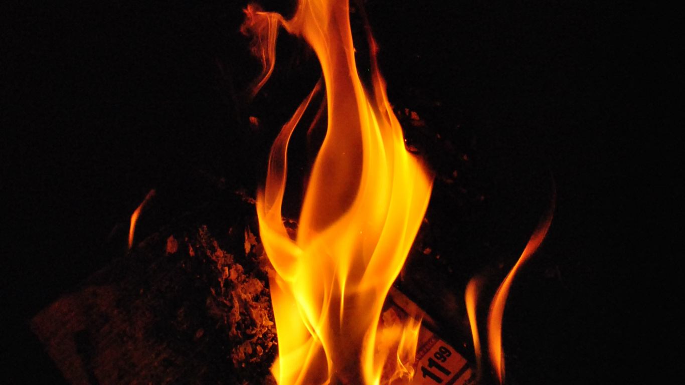 Обои огонь, пламя, тепло, музыка, воздух в разрешении 1366x768