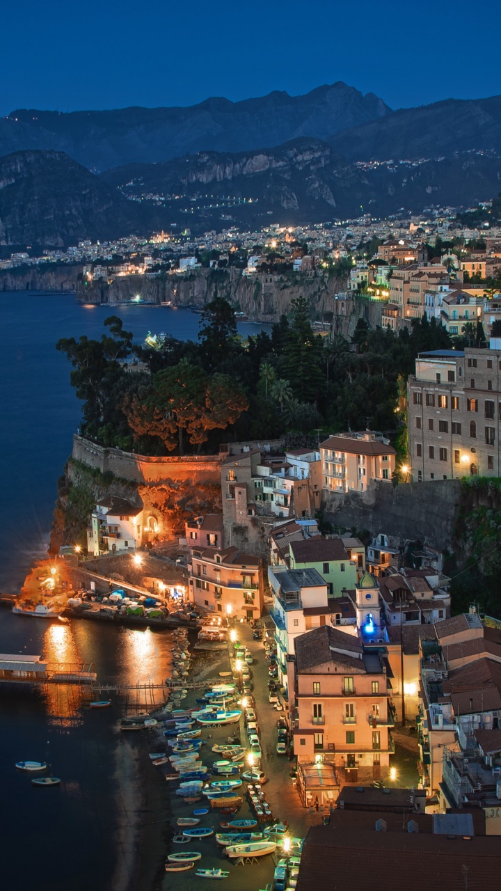 Обои Сорренто, город, городской пейзаж, ночь, городской район в разрешении 720x1280