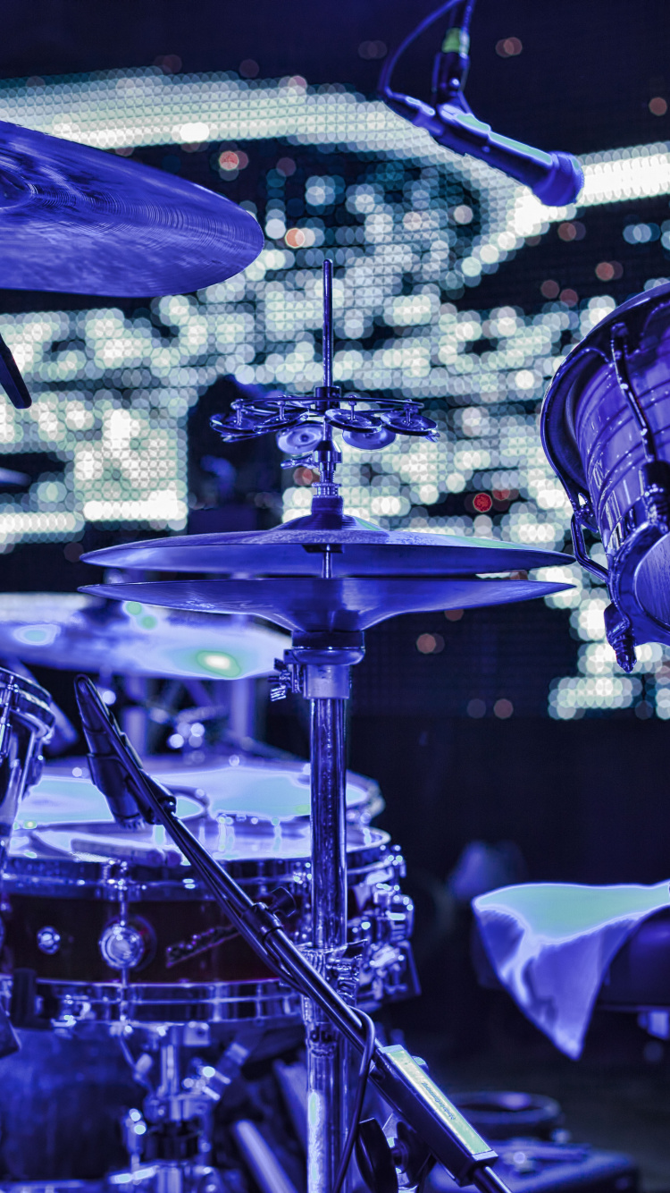 Обои барабан, перкуссия, саксофон, барабанщик, ударная установка в разрешении 750x1334