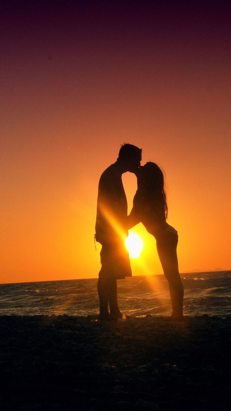 Обои закат, Людей на пляже, Люди в природе, горизонт, любовь в разрешении 750x1334
