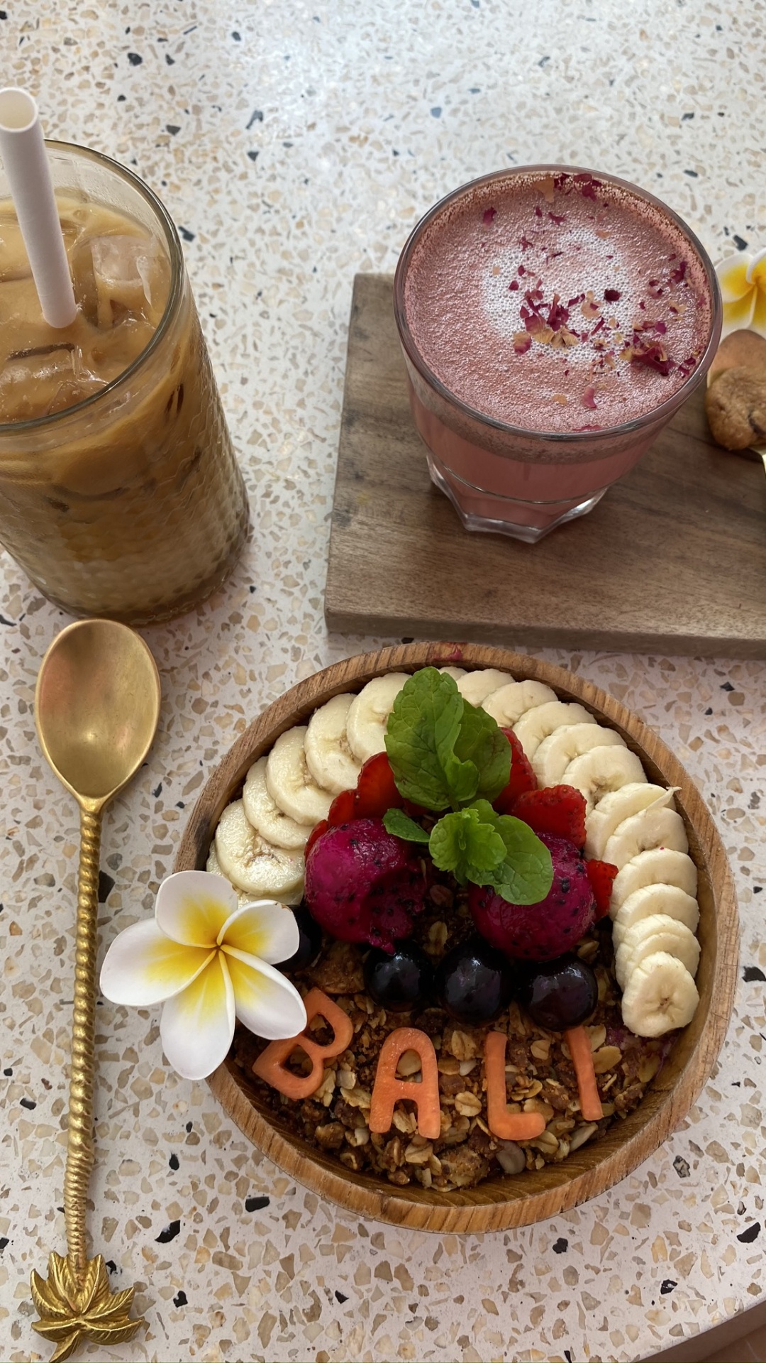 Обои Индонезия, бали, суперфуд, смузи, завтрак в разрешении 1080x1920