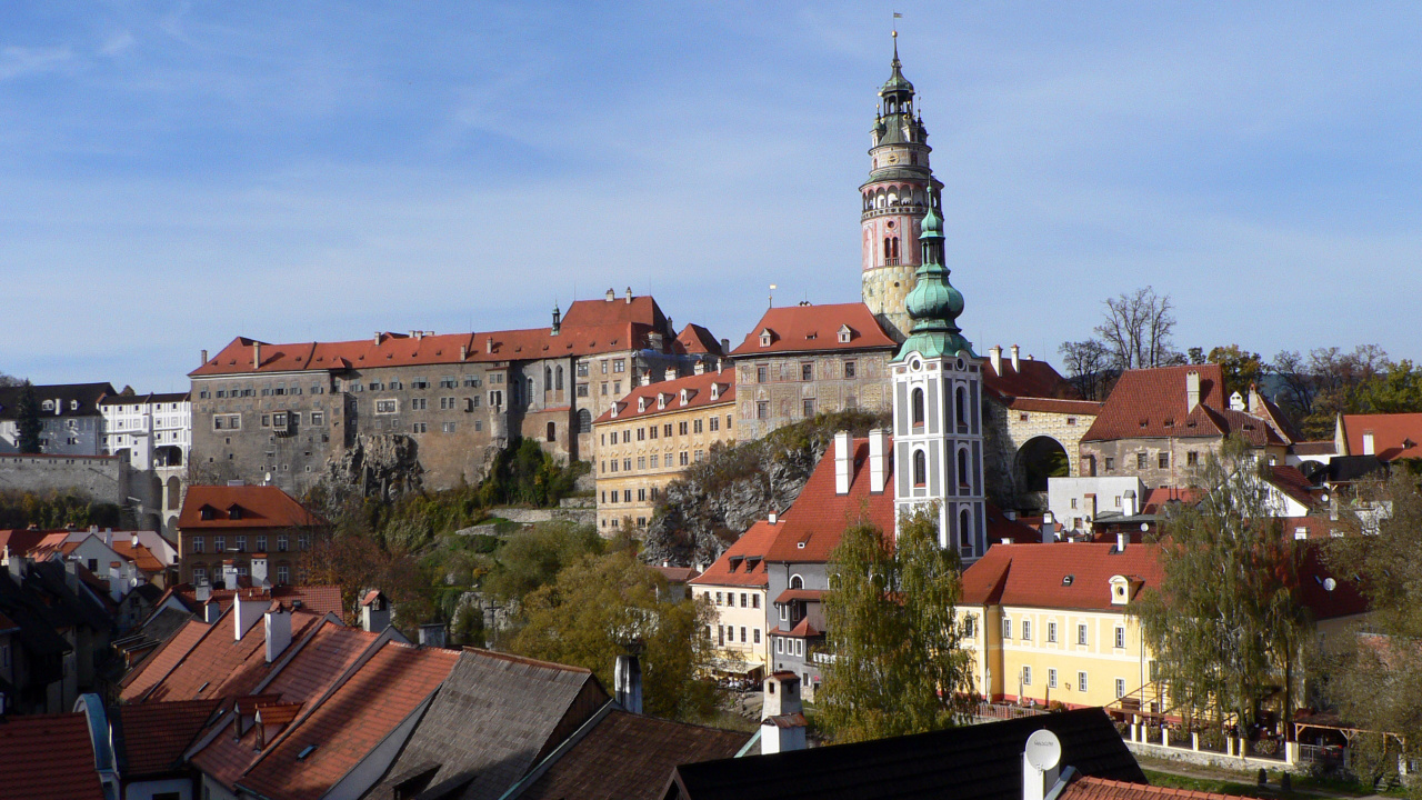 Обои городок, крыша, город, здание, шпиль в разрешении 1280x720