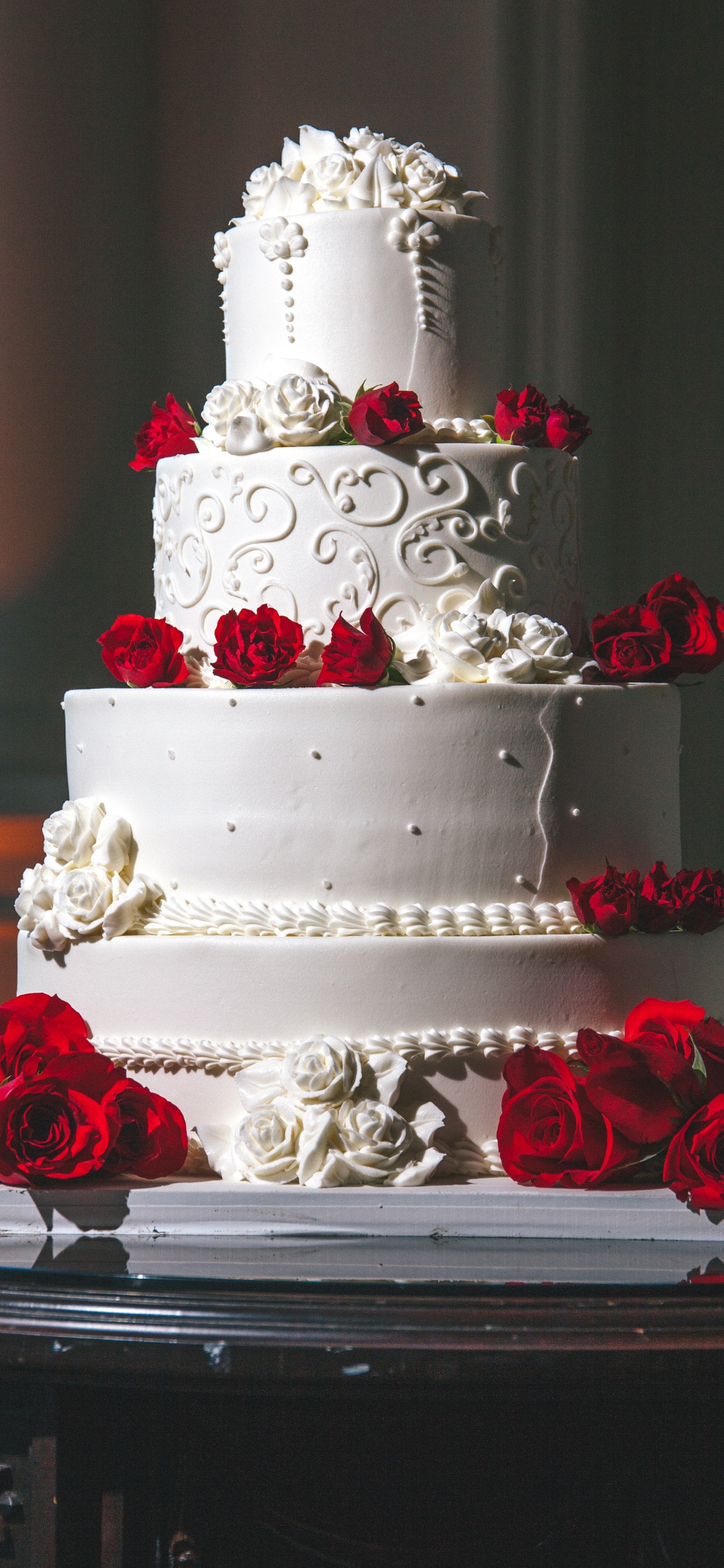 Обои свадебный торт, обледенение, Капкейк, праздничный торт, сахарная паста в разрешении 1242x2688