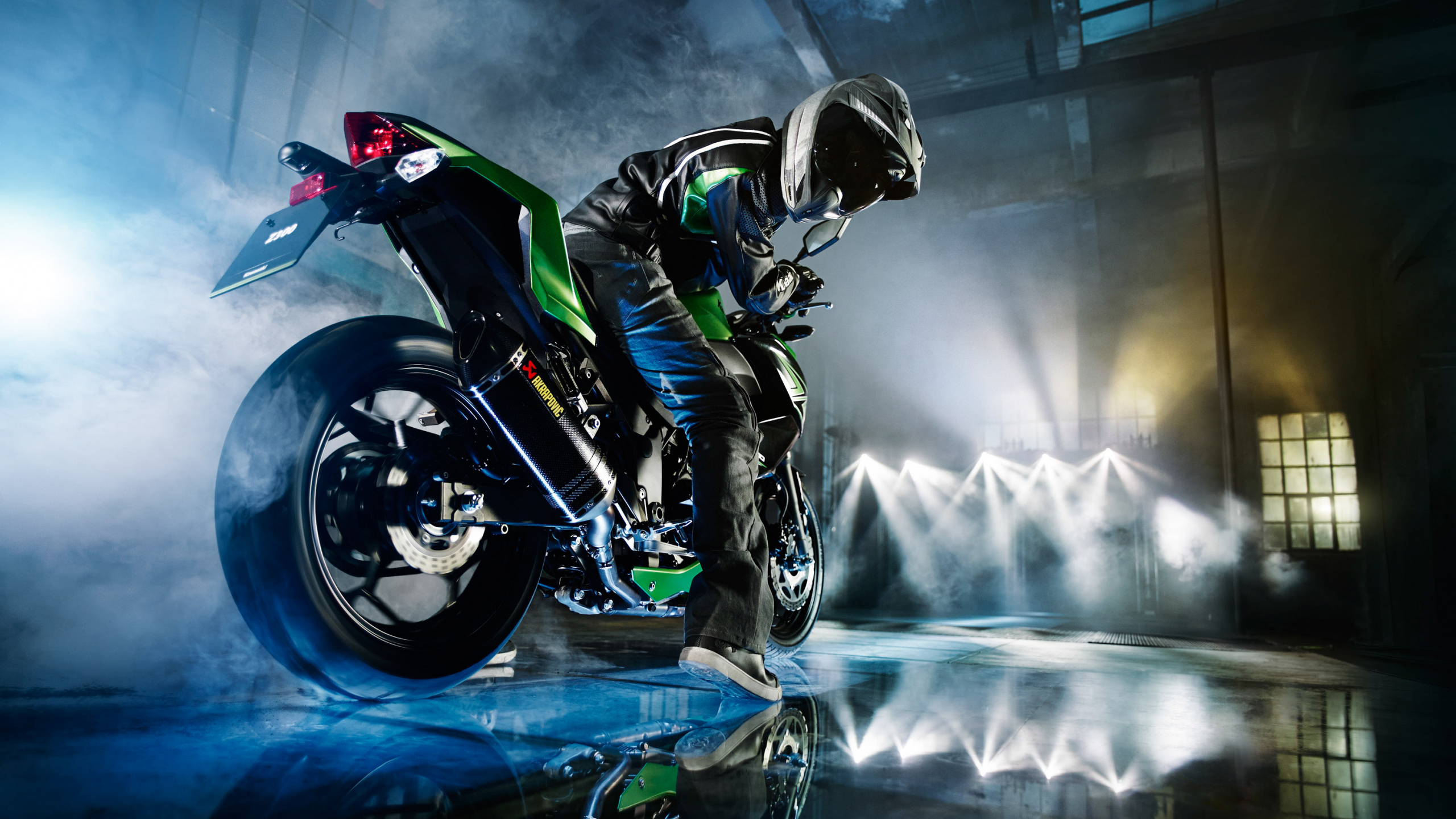 Обои Кавасаки ниндзя 300, мотоцикл, Кавасаки z300, каскадер, трюк в разрешении 2560x1440