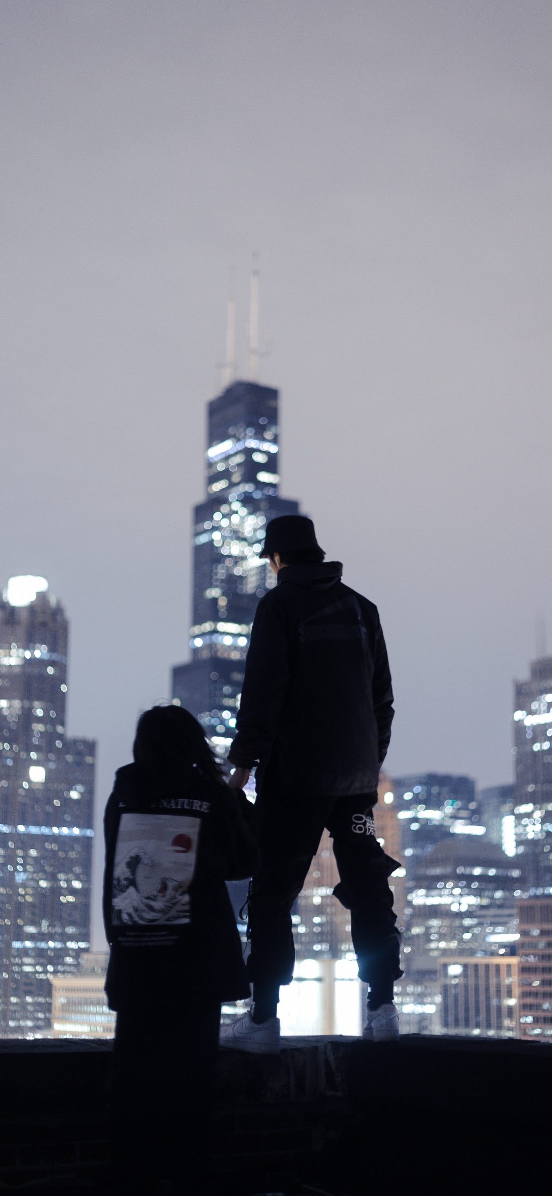 Обои ориентир, силуэт, черный, небоскреб, город в разрешении 1125x2436