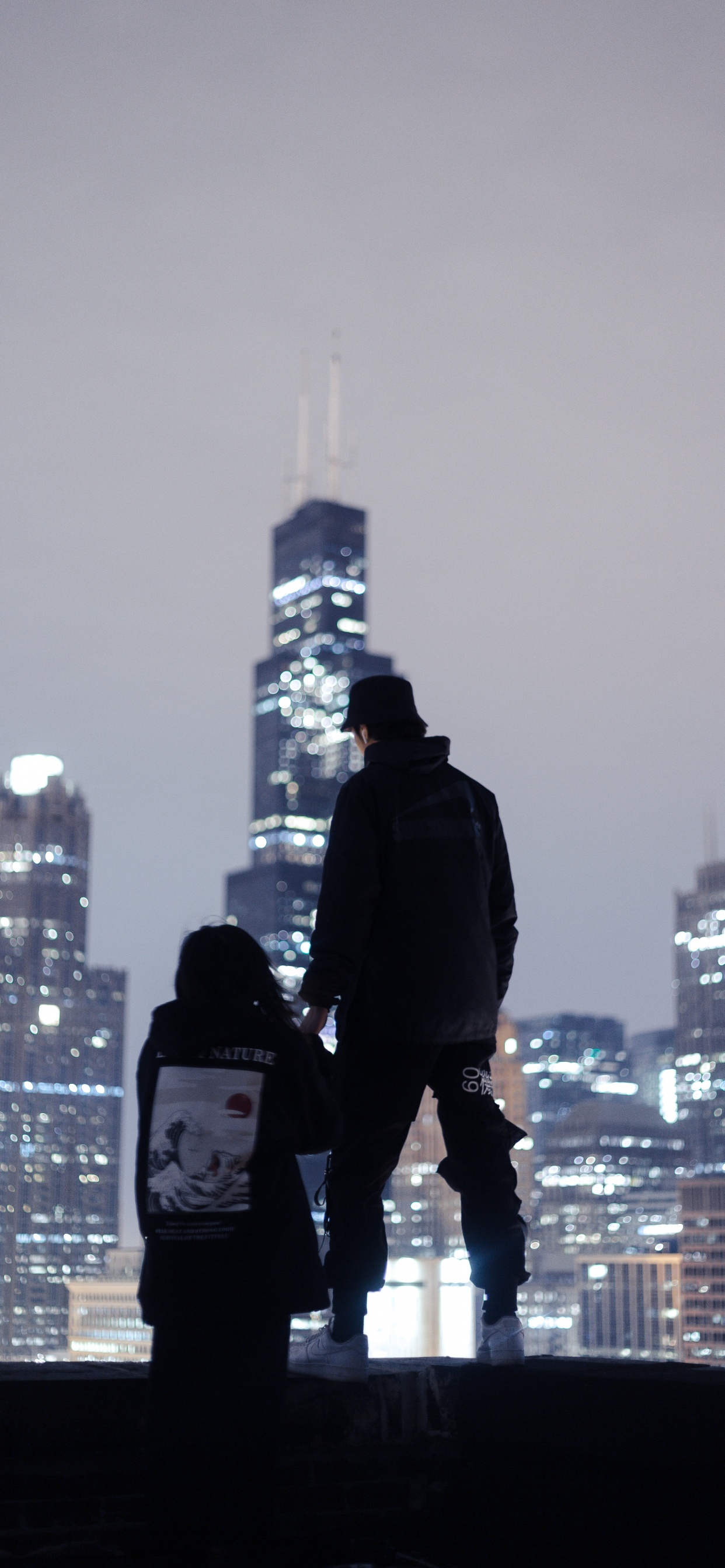 Обои ориентир, силуэт, черный, небоскреб, город в разрешении 1242x2688