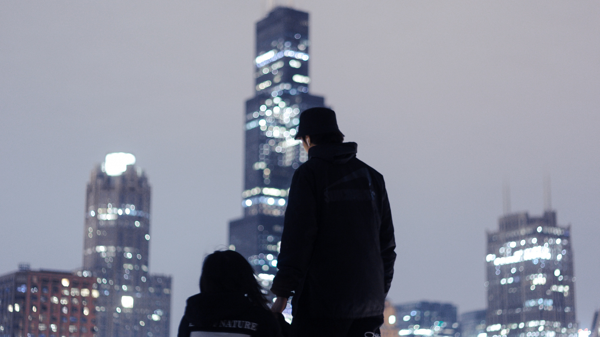 Обои ориентир, силуэт, черный, небоскреб, город в разрешении 1920x1080