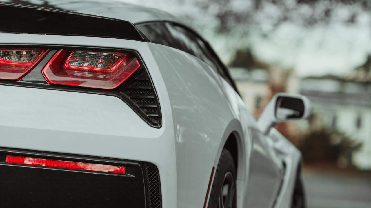 Обои спорткар, кузов купе, белые, колесо, суперкар в разрешении 1280x720