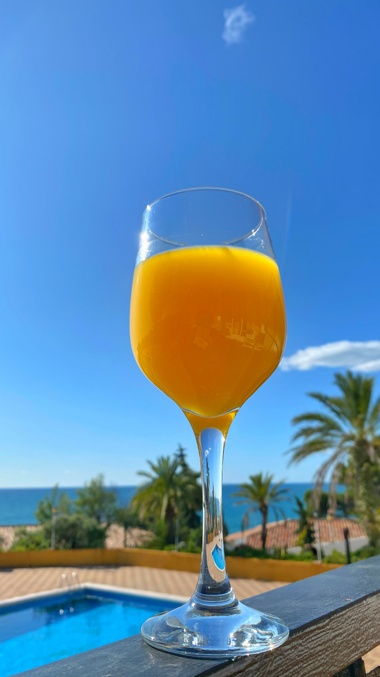 Обои напиток, Беллини, вино, сок, бокал для вина в разрешении 750x1334