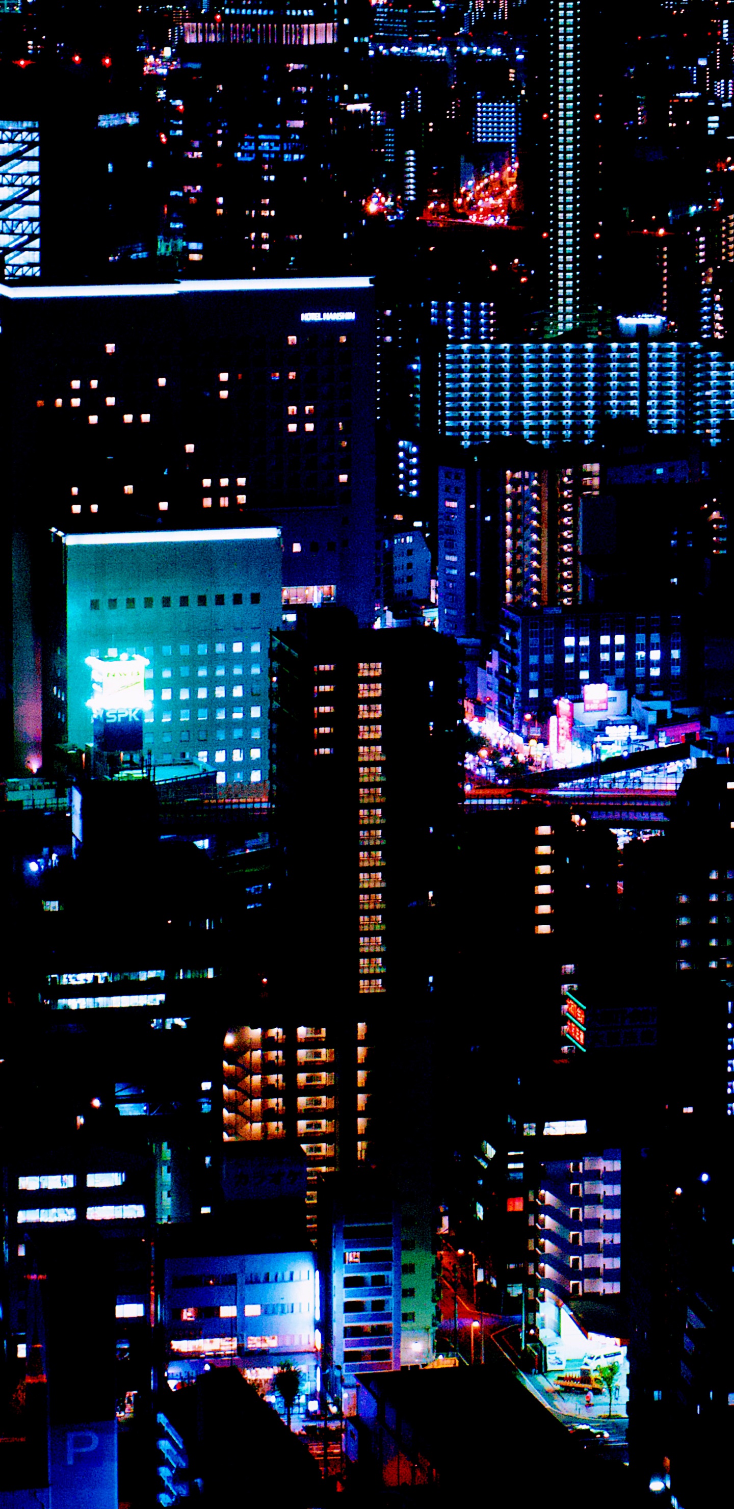 Обои город, здание, небоскреб, электричество, башня в разрешении 1440x2960