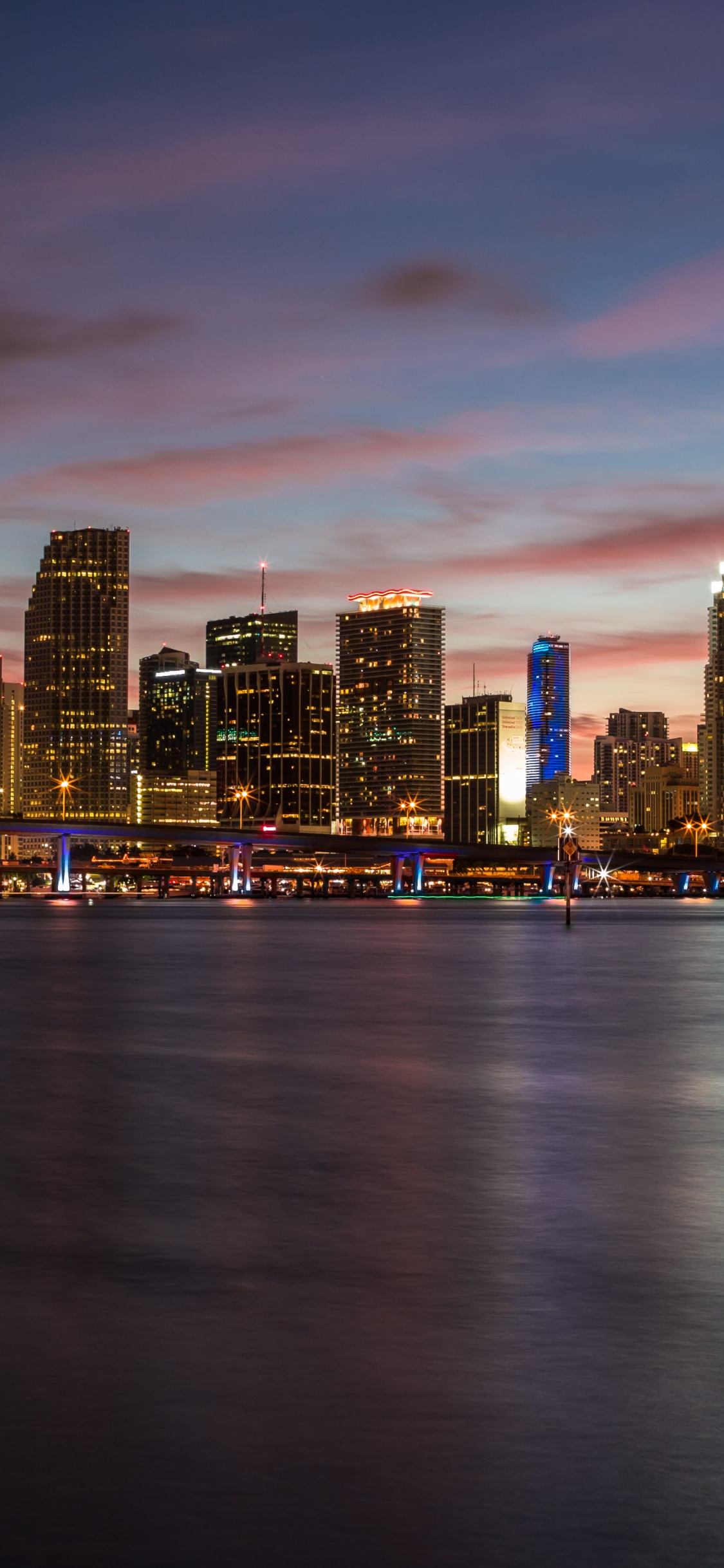 Обои Майами, городской пейзаж, город, линия горизонта, городской район в разрешении 1125x2436