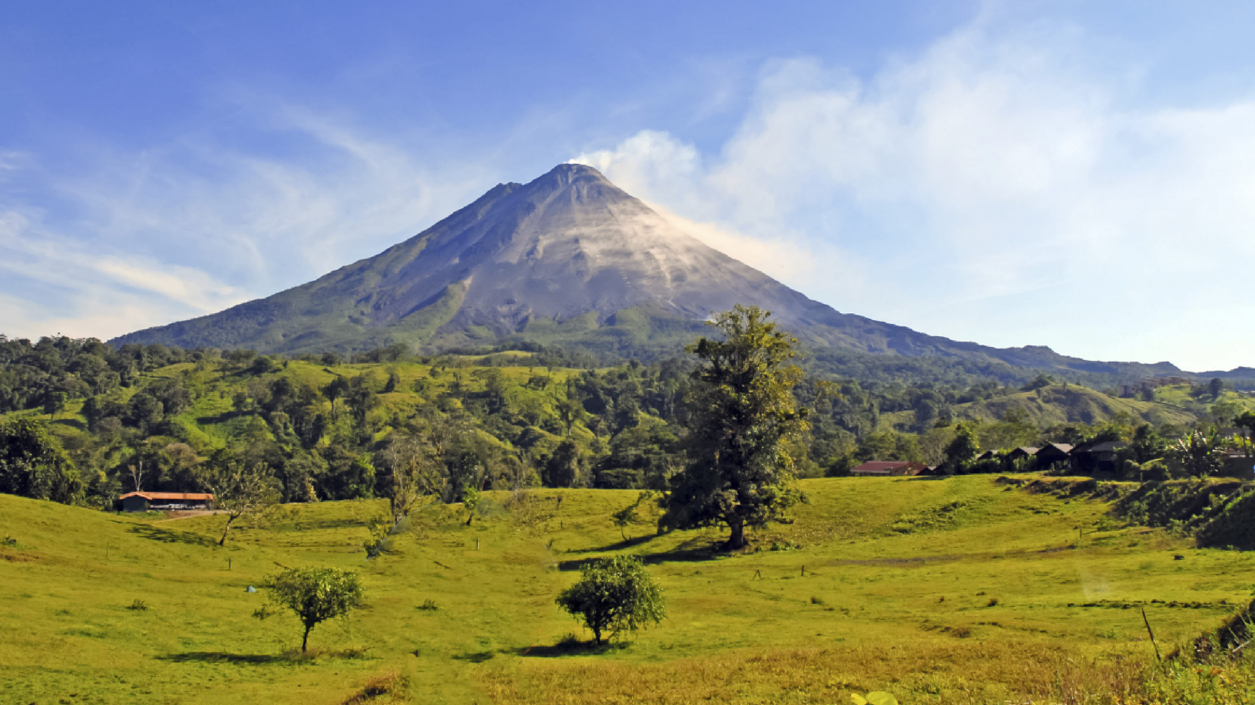 Обои Вулкан Ареналь, Пос Вулкан, вулкан, нагорье, гора в разрешении 2560x1440