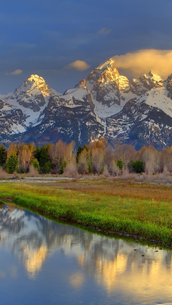 Обои отражение, природа, гора, горный рельеф, дикая местность в разрешении 720x1280