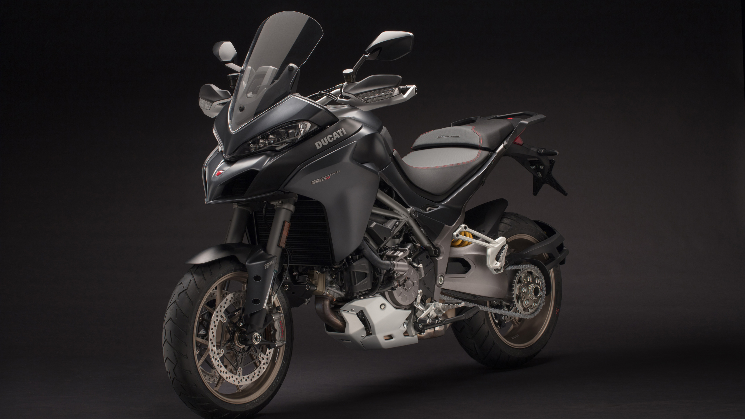 Обои автомобильный экстерьер, фара, 1260-е, авто, Одна тысяча двести шестьдесят в разрешении 2560x1440