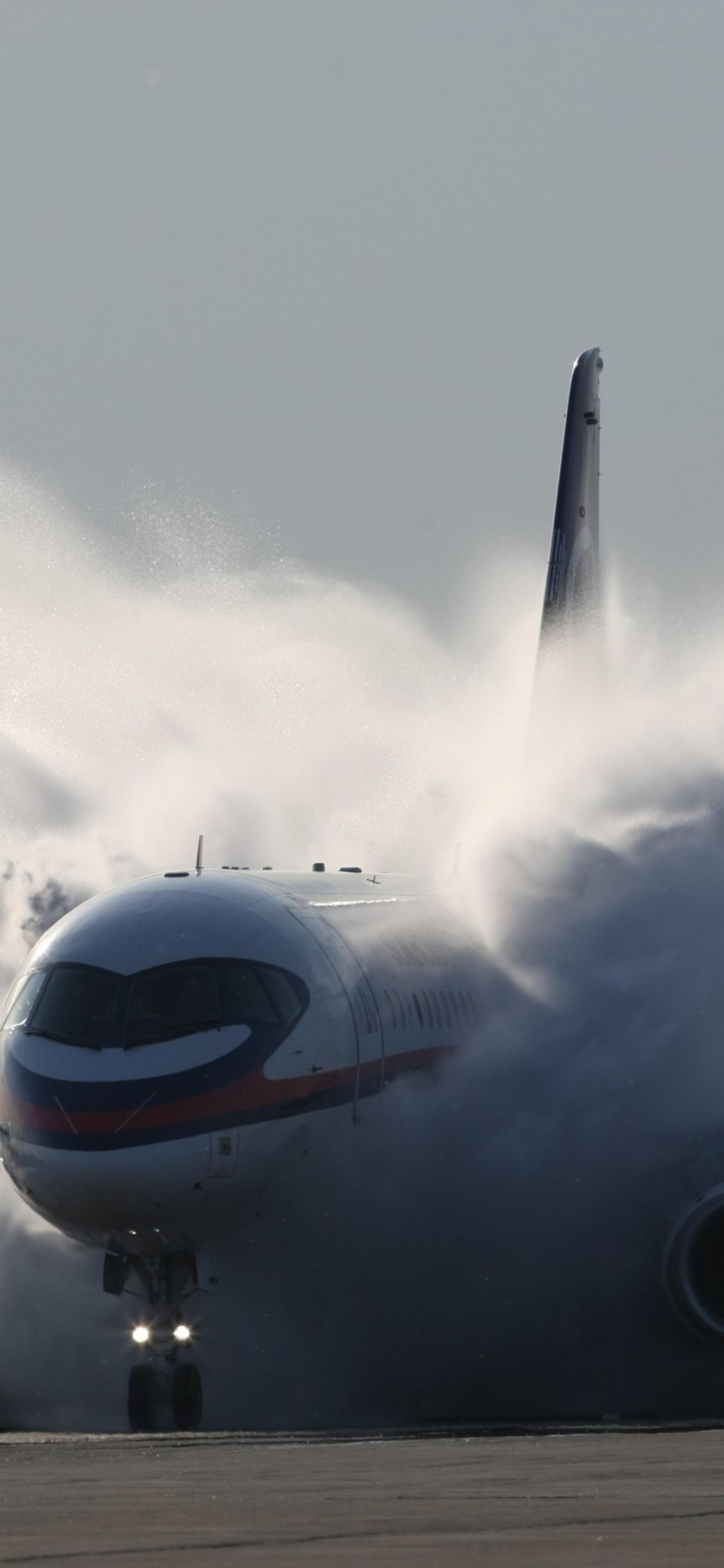 Обои самолет, самолеты, полет, Сухой Суперджет 100, авиация в разрешении 1242x2688