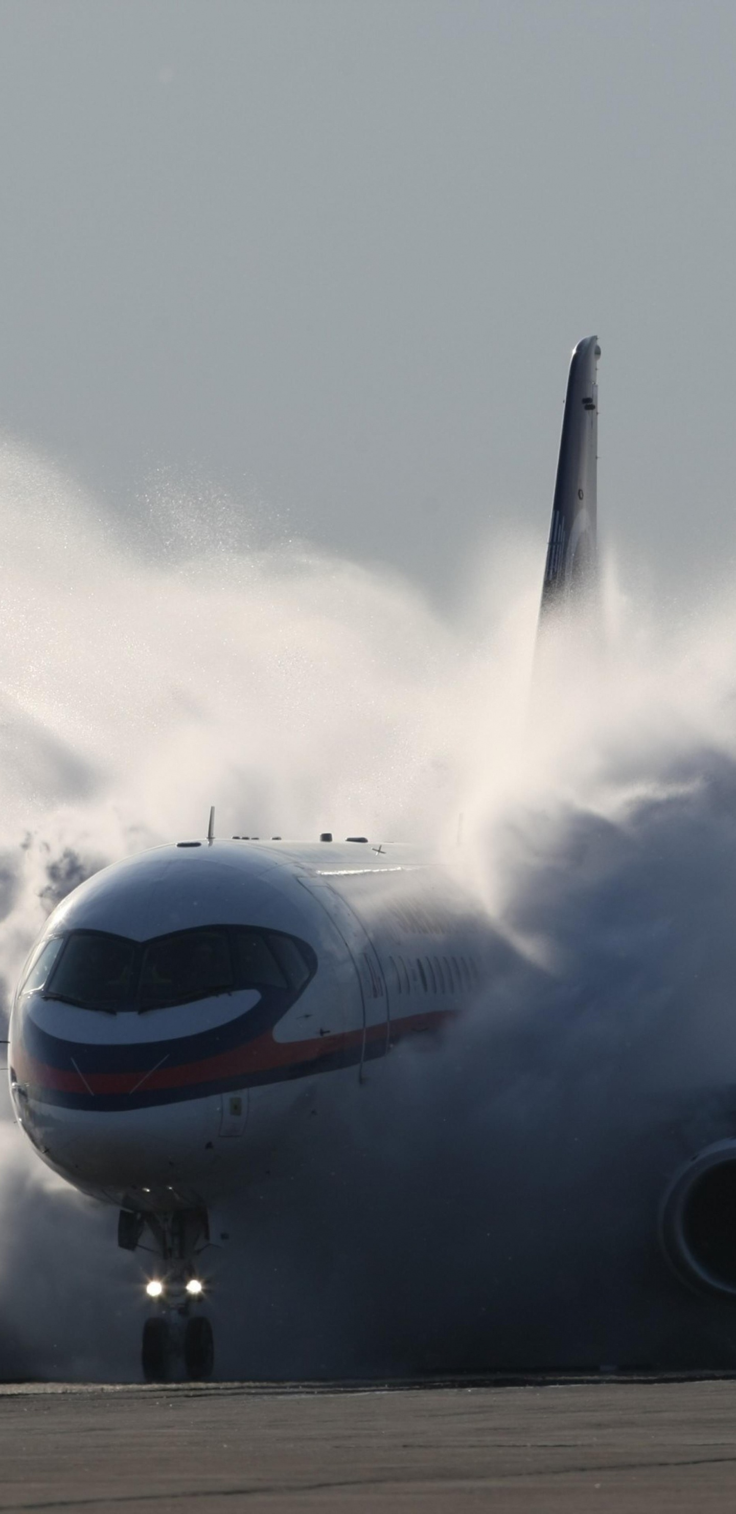 Обои самолет, самолеты, полет, Сухой Суперджет 100, авиация в разрешении 1440x2960