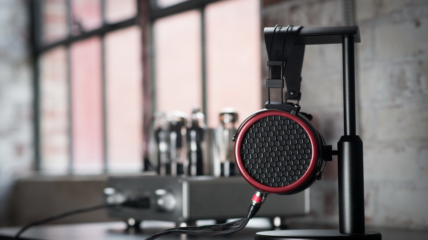 Обои наушники, громкоговоритель, студия звукозаписи, технологии, звуковое оборудование в разрешении 1366x768