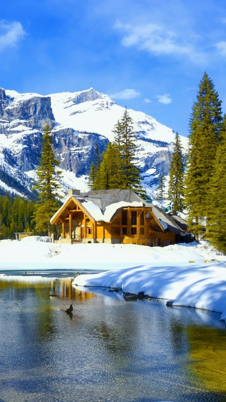 Обои изумрудное озеро, зима, озеро, гора, природа в разрешении 720x1280