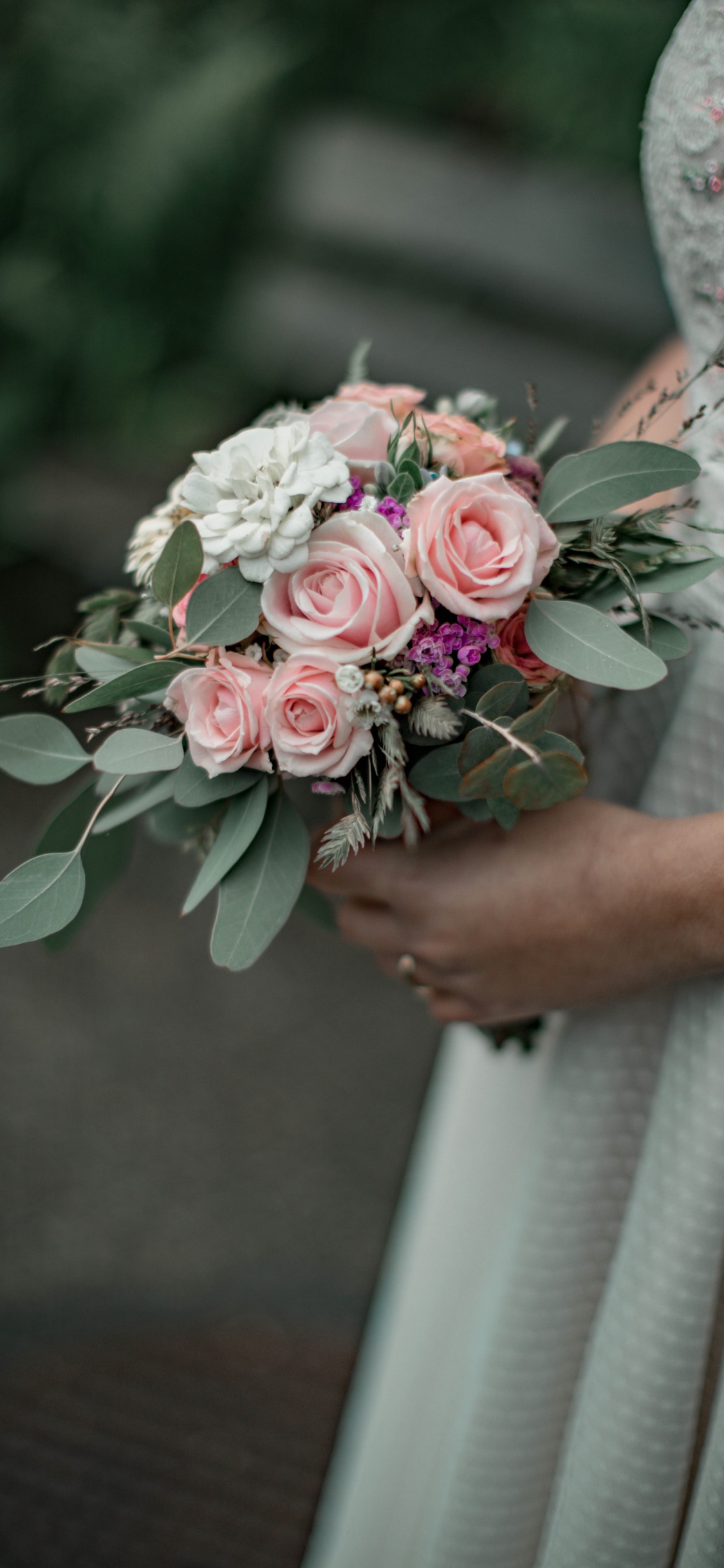 Обои подвенечное платье, цветочный букет, свадьба, цветок, уздечка в разрешении 1125x2436