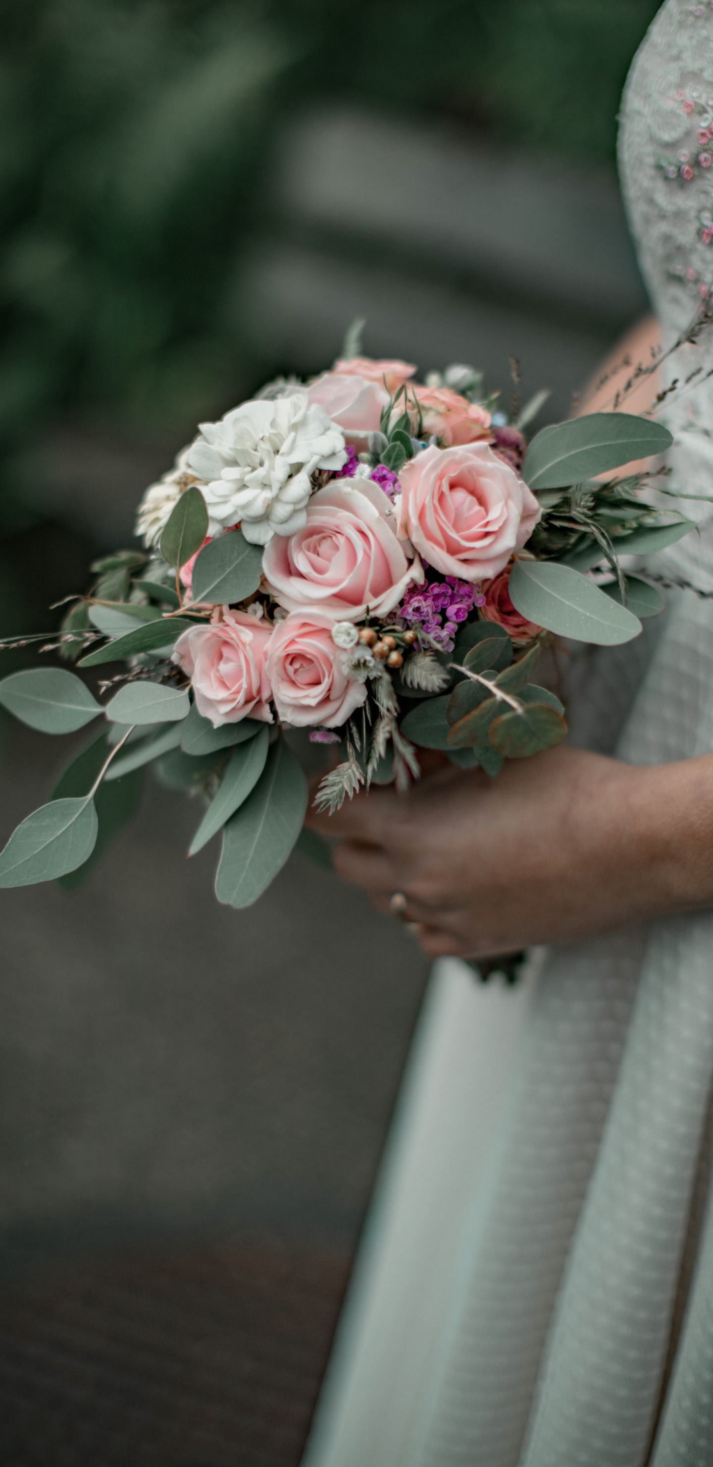 Обои подвенечное платье, цветочный букет, свадьба, цветок, уздечка в разрешении 1440x2960
