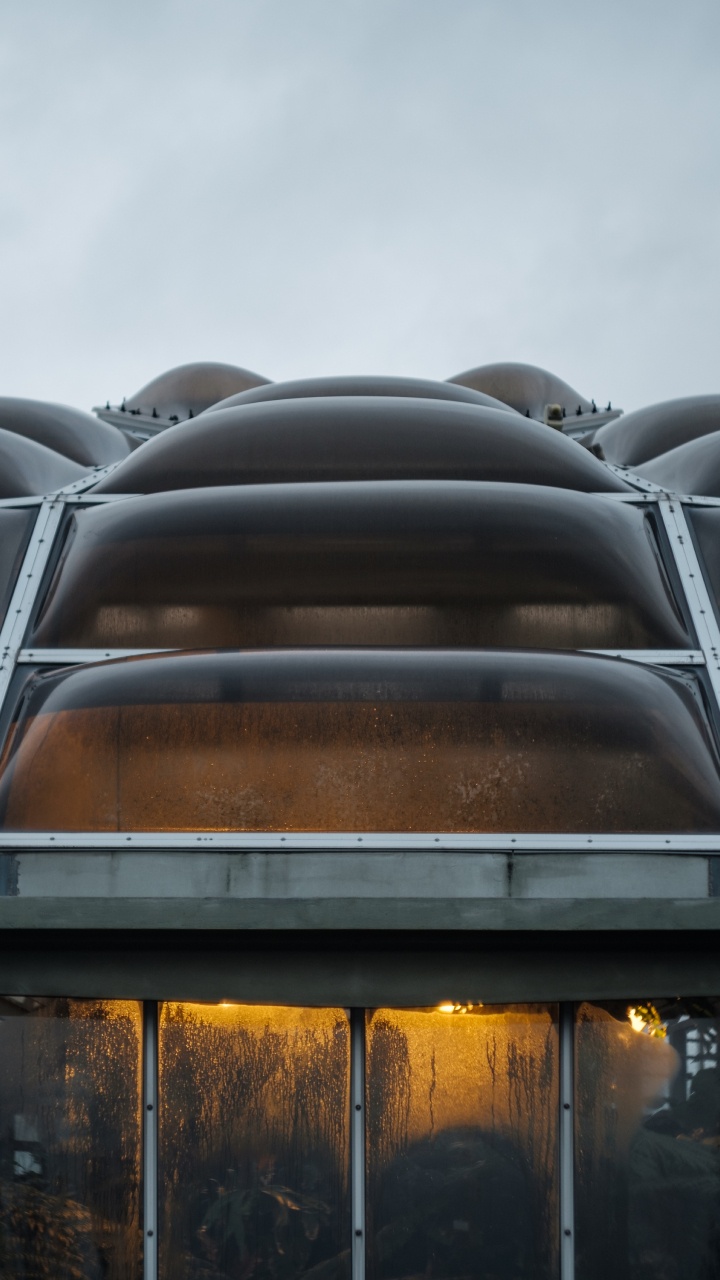 Обои архитектура, здание, фасад, крыша, автомобильный экстерьер в разрешении 720x1280