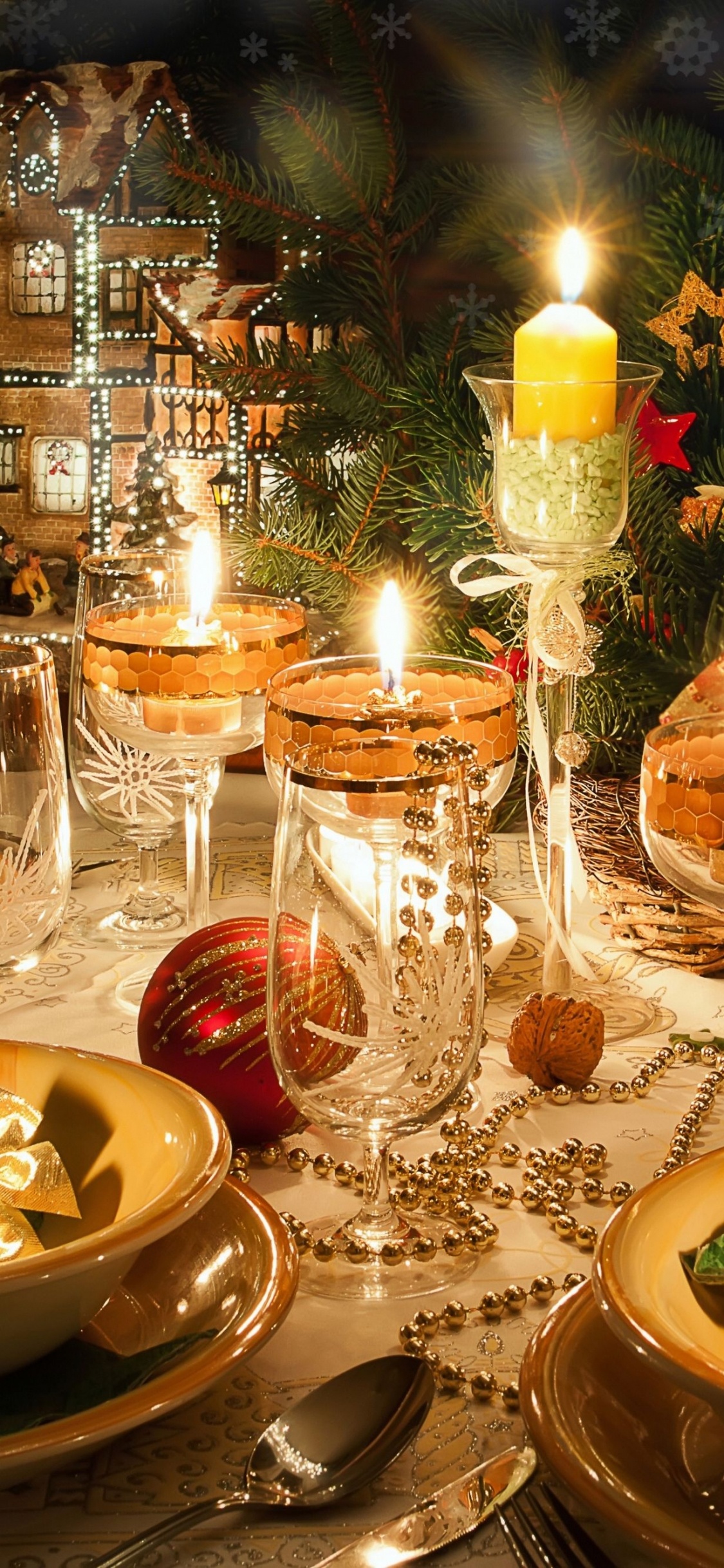 Обои Рождественский день, Рождественский ужин, свеча, Рождество, Рождественские украшения в разрешении 1125x2436