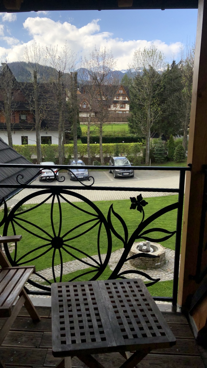 Обои Хаус, недвижимость, наука, мебель, уличная мебель в разрешении 720x1280