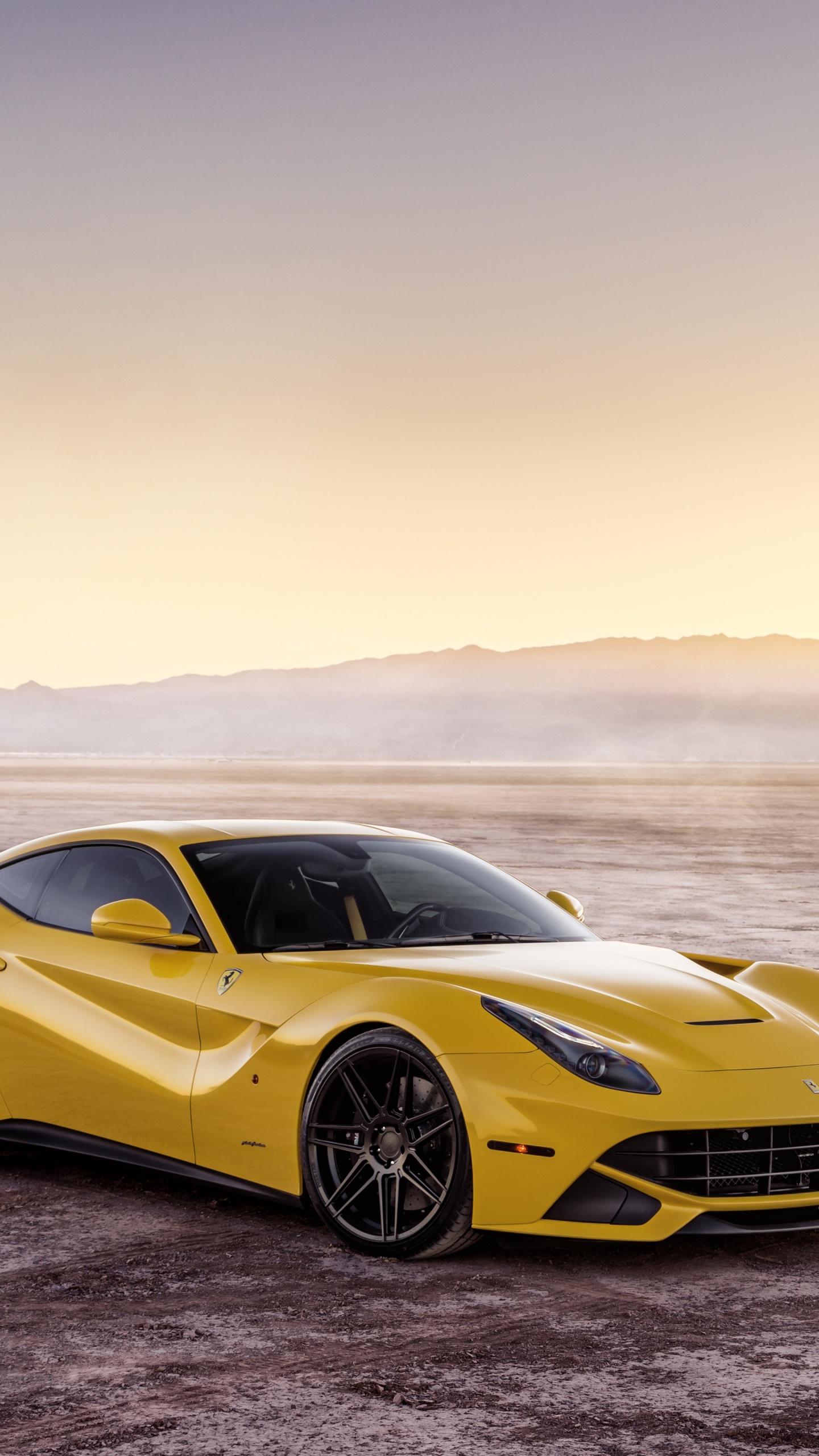 Обои авто, спорткар, Ferrari, суперкар, желтый в разрешении 1440x2560