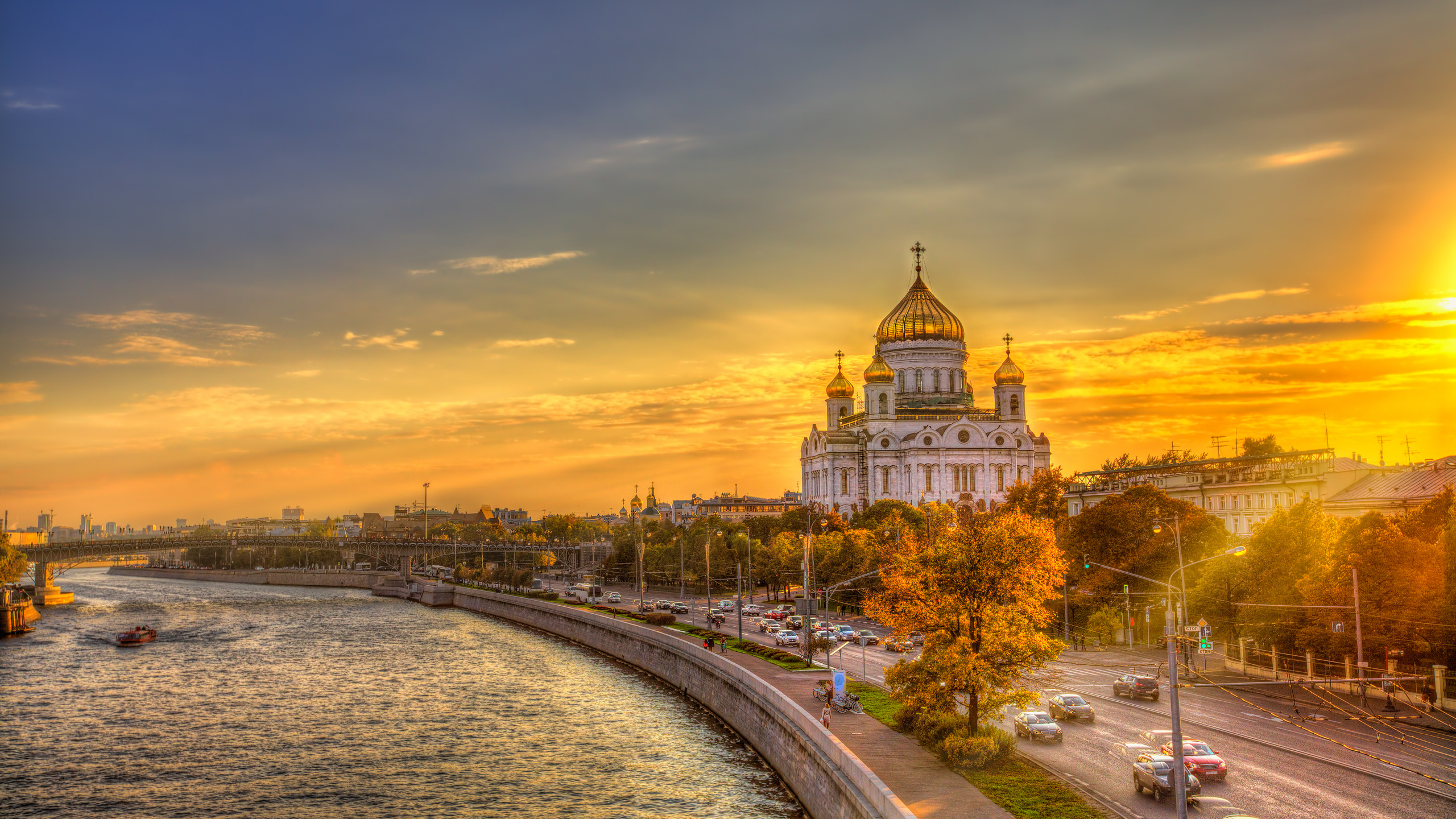 Обои ориентир, облако, закат, город, утро в разрешении 2560x1440