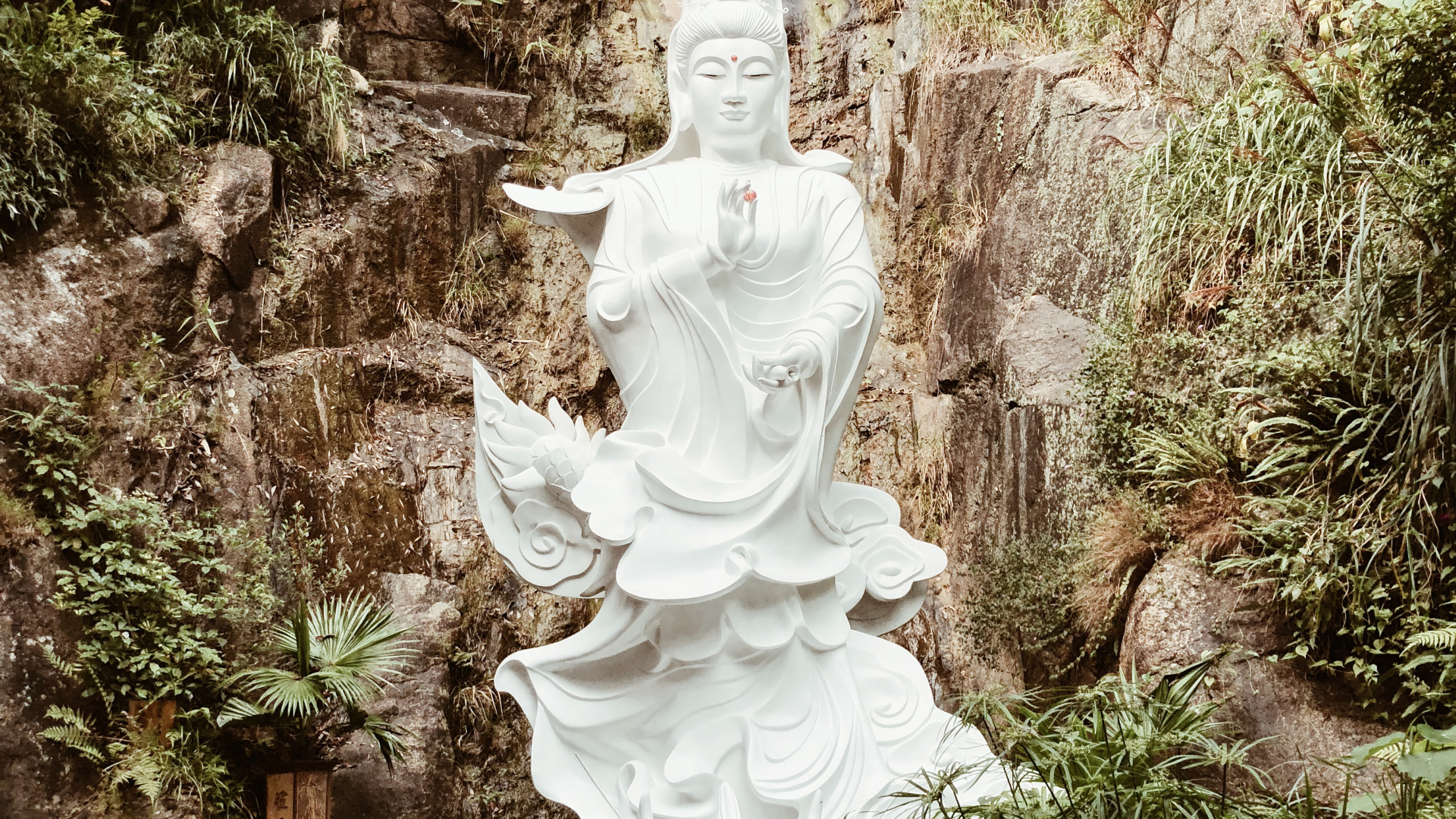 Обои резьба по камню, статуя, классическая скульптура, скульптура, арт в разрешении 2560x1440