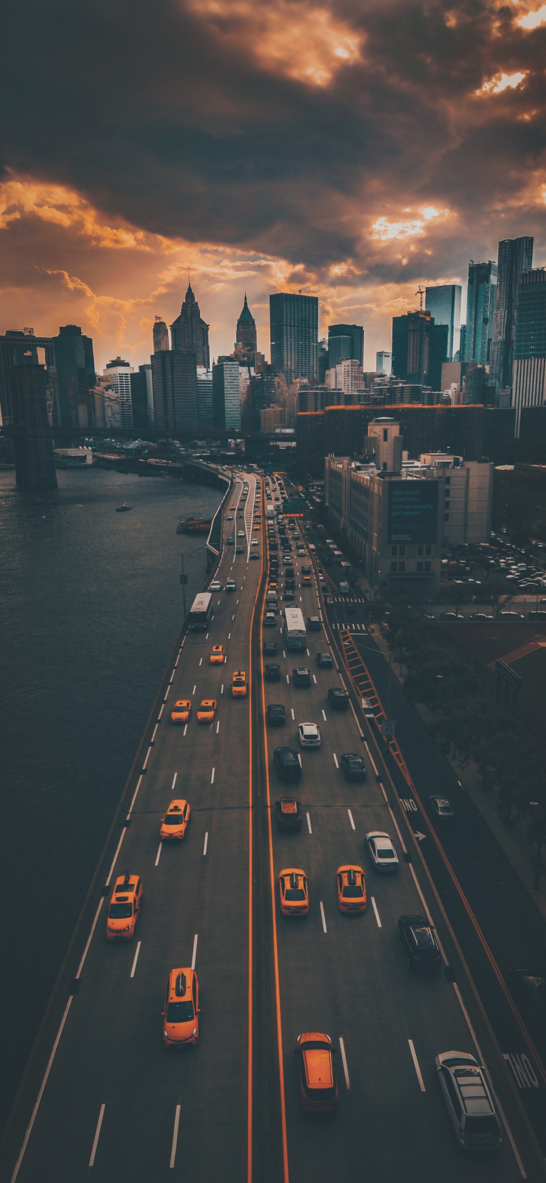 Обои нью-йорк эстетика, НьюЙорк, здание, облако, легковые автомобили в разрешении 1125x2436