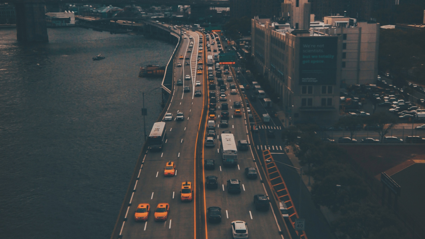 Обои нью-йорк эстетика, НьюЙорк, здание, облако, легковые автомобили в разрешении 1366x768