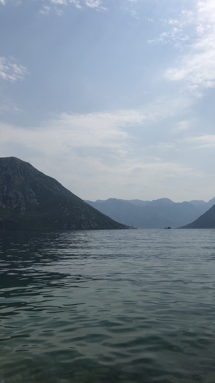 Обои горный рельеф, горный хребет, гидроресурсы, облако, нагорье в разрешении 750x1334