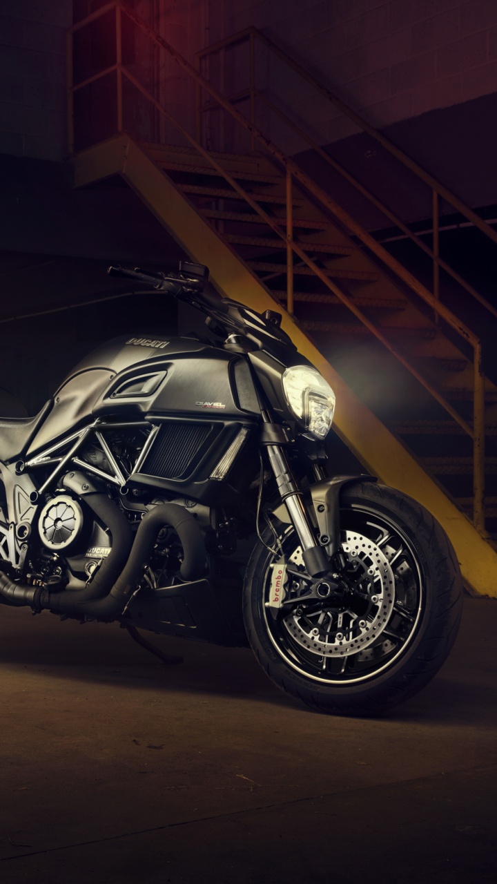 Обои ducati diavel, дукати diavel углерода, мотоцикл, ducati, автомобильные шины в разрешении 720x1280