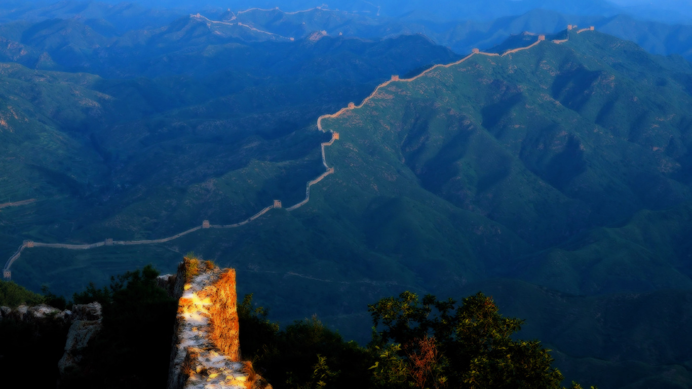 Обои великая Китайская стена, горный рельеф, гора, горная станция, горный хребет в разрешении 1366x768