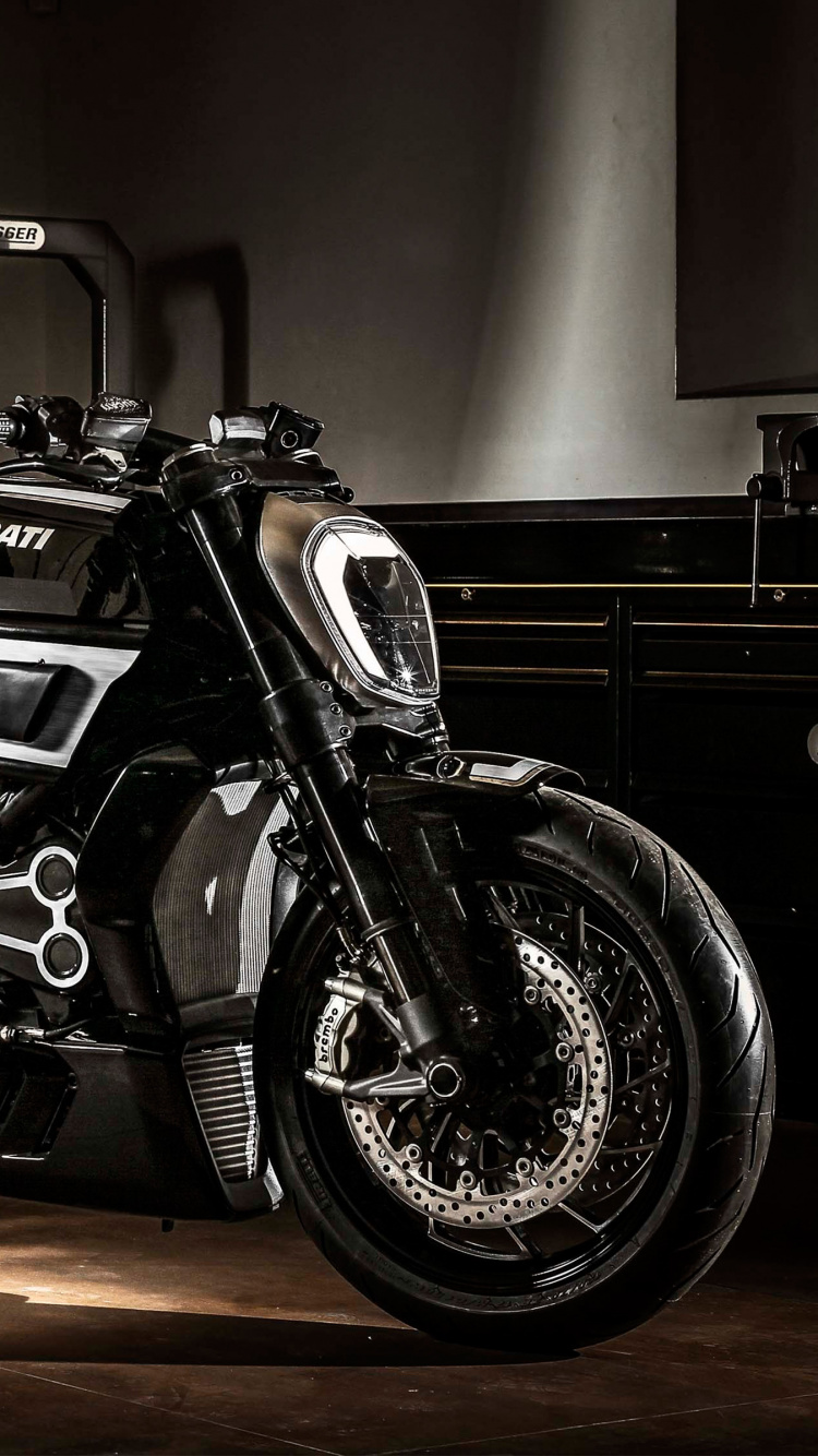 Обои ducati, фара, шина, железо, Дукати Универсальный Чехол Для Велосипеда в разрешении 750x1334