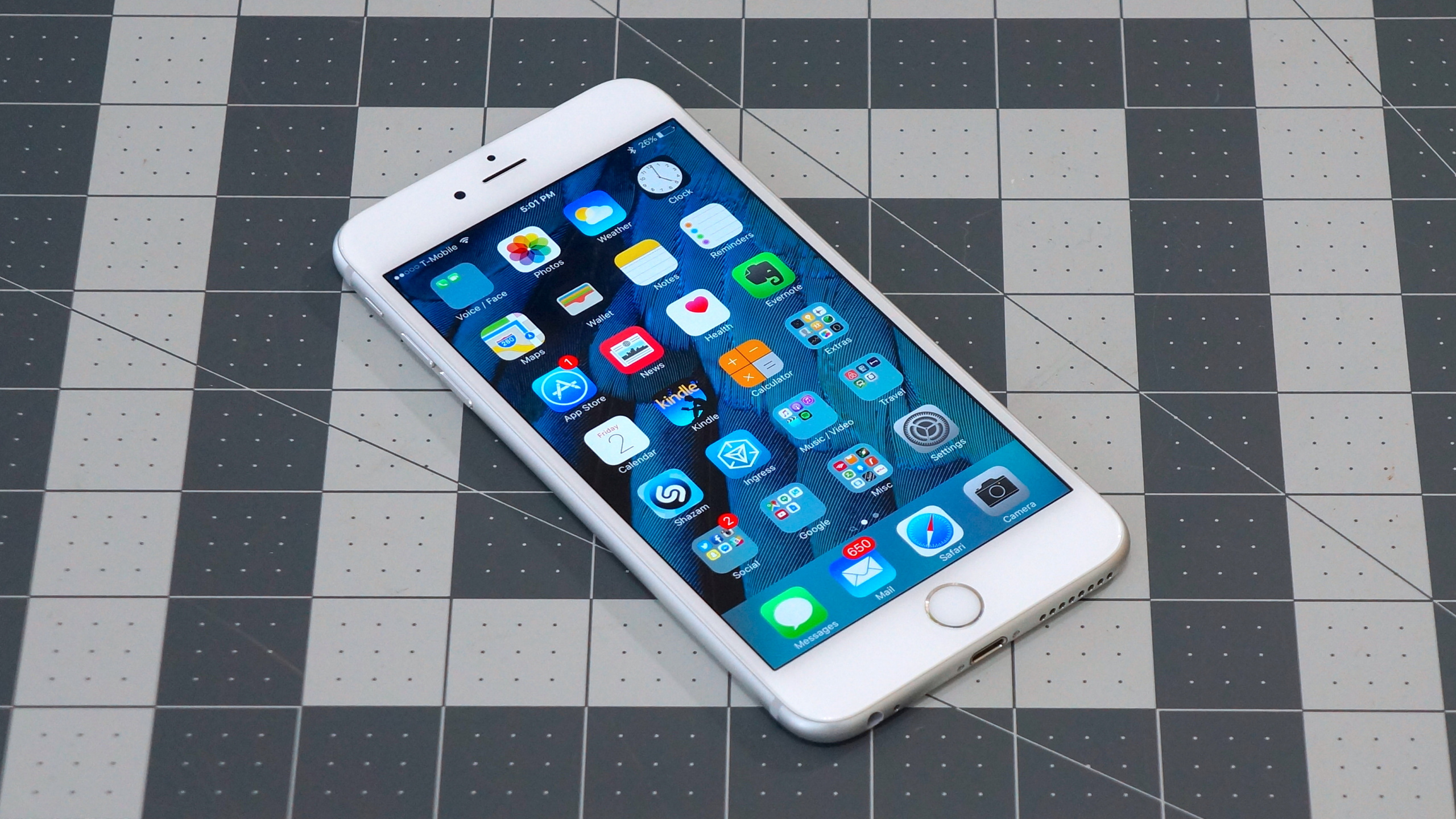 Обои ios, apple, смартфон, гаджет, коммуникационное устройство в разрешении 2560x1440