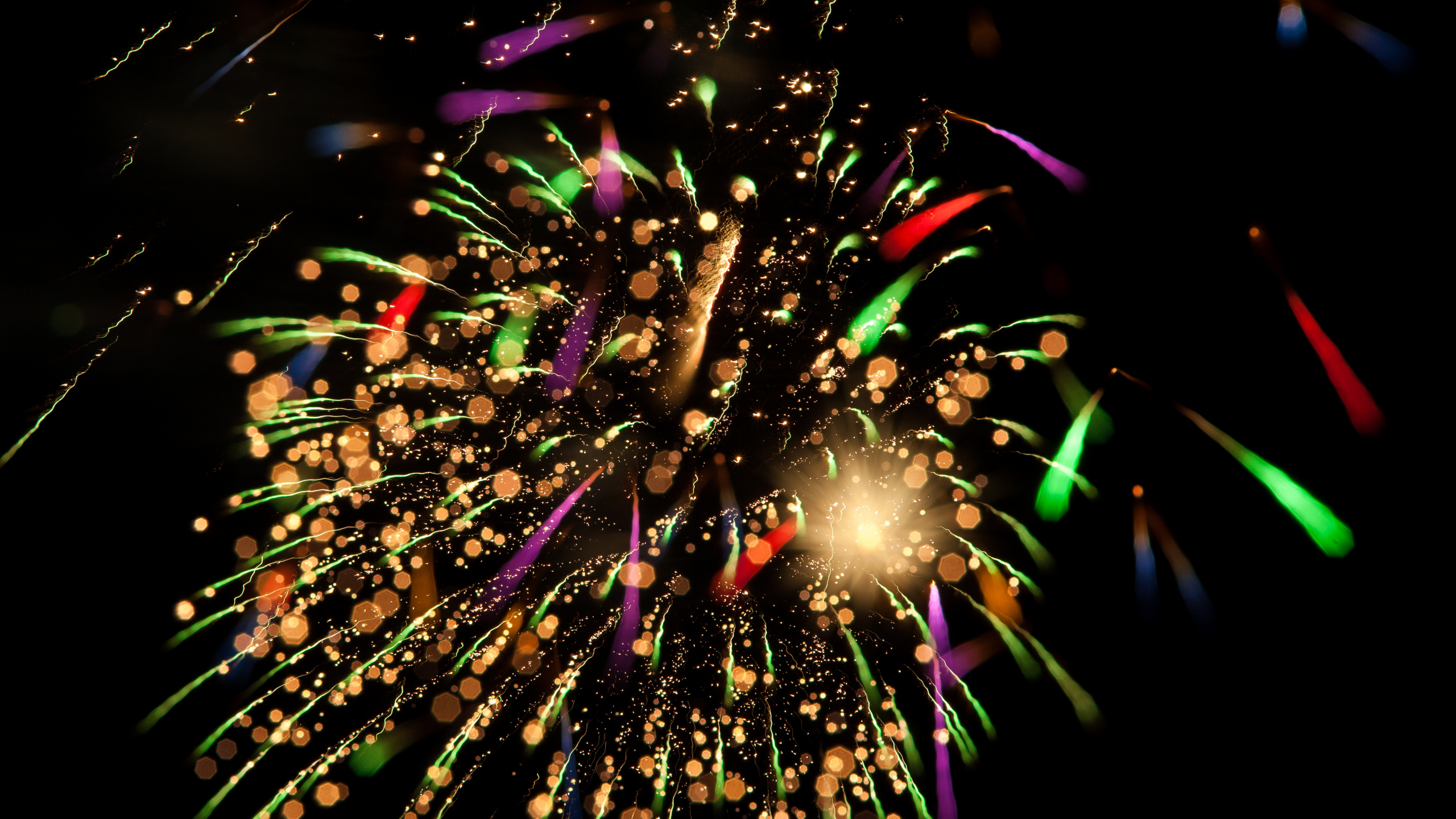 Обои салют, день нового года, событие, дивали, темнота в разрешении 2560x1440