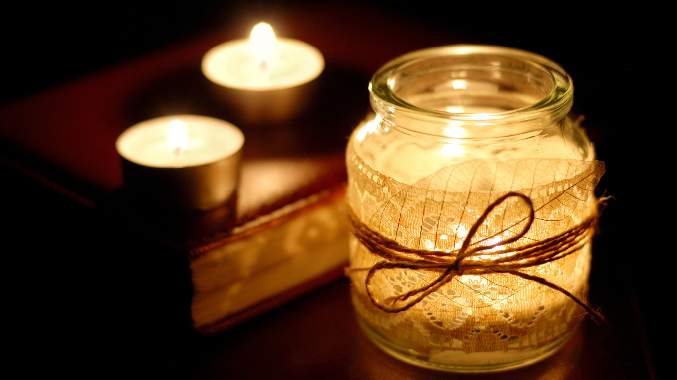 Обои свеча, освещение, свет, банка мейсона, натюрморт в разрешении 1366x768