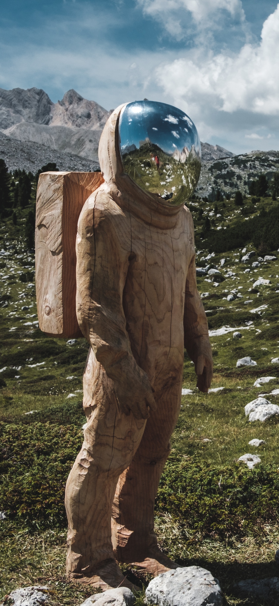 Обои астронавт, горный рельеф, гора, горный хребет, дикая местность в разрешении 1125x2436