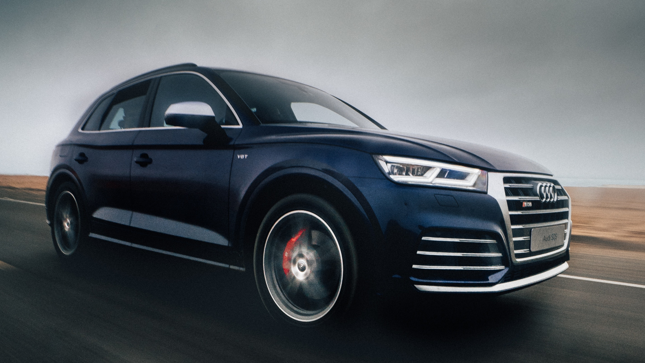 Обои авто, audi, Ауди q7, представительский автомобиль, обод в разрешении 2560x1440
