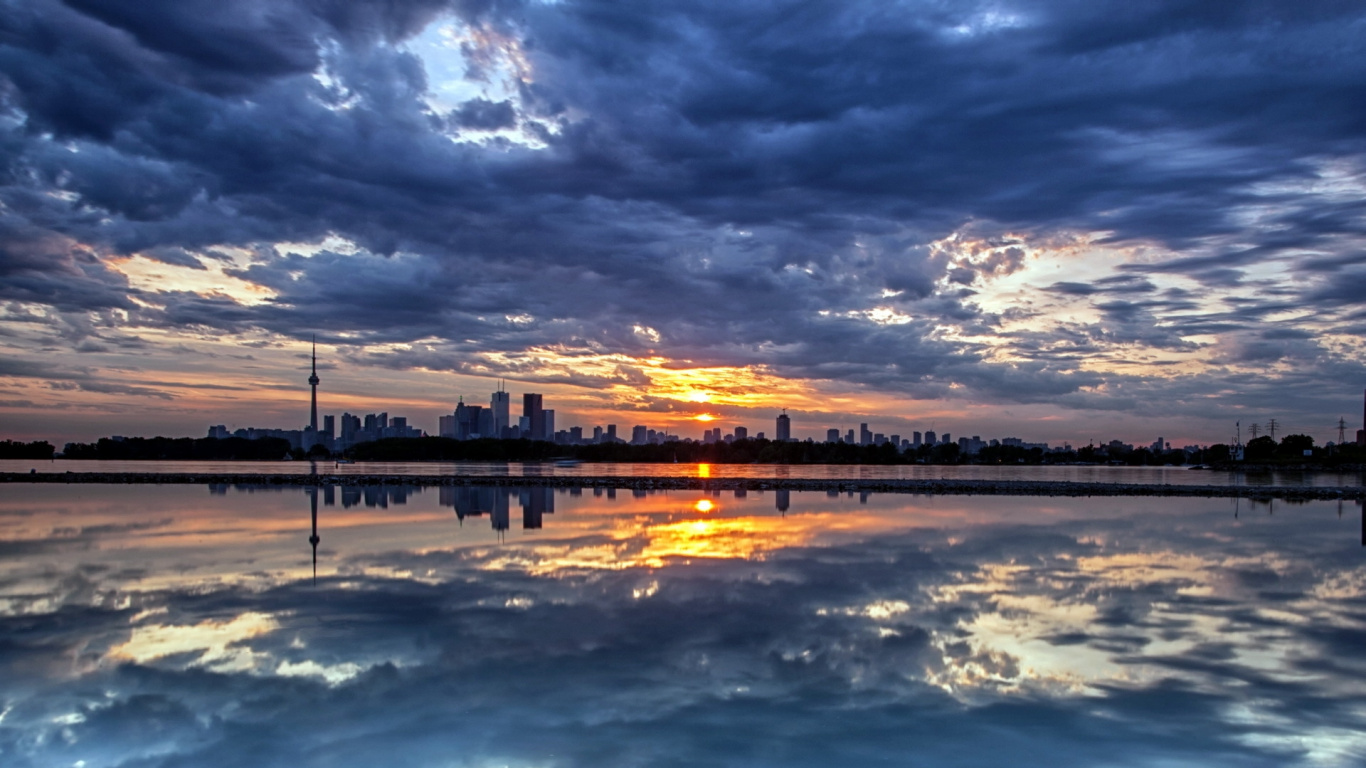 Обои отражение, вода, облако, горизонт, закат в разрешении 1366x768