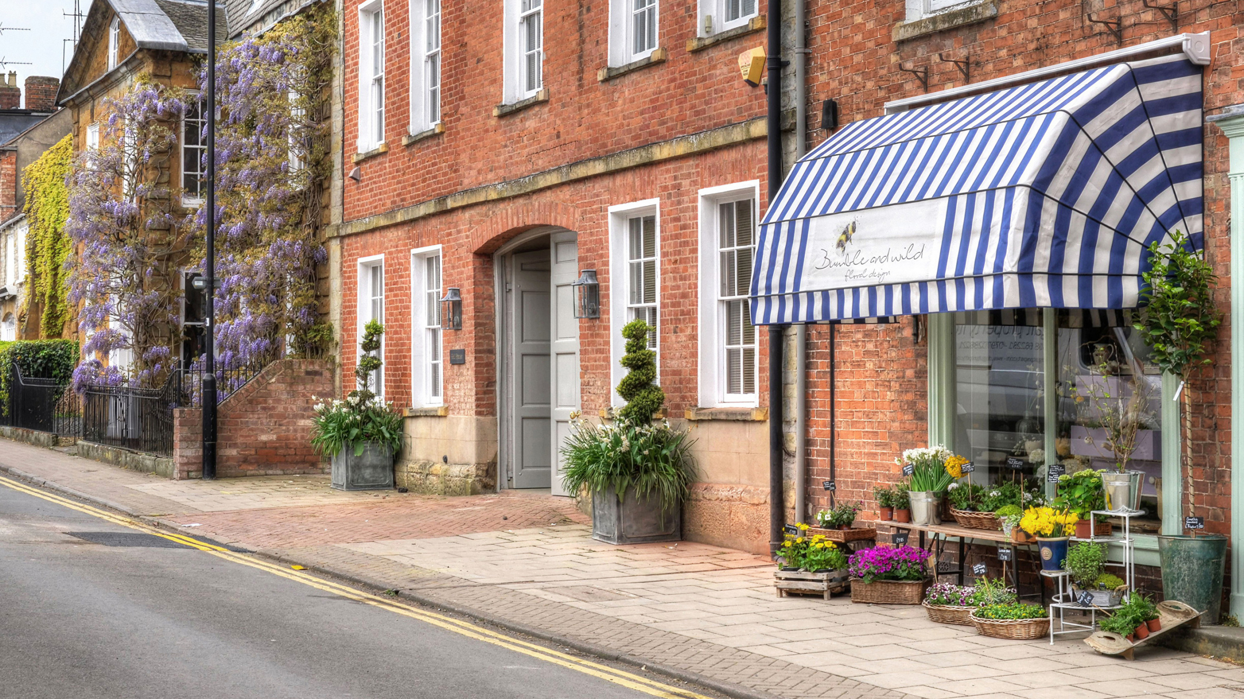 Обои Хаус, фасад, свойство, соседство, городок в разрешении 2560x1440