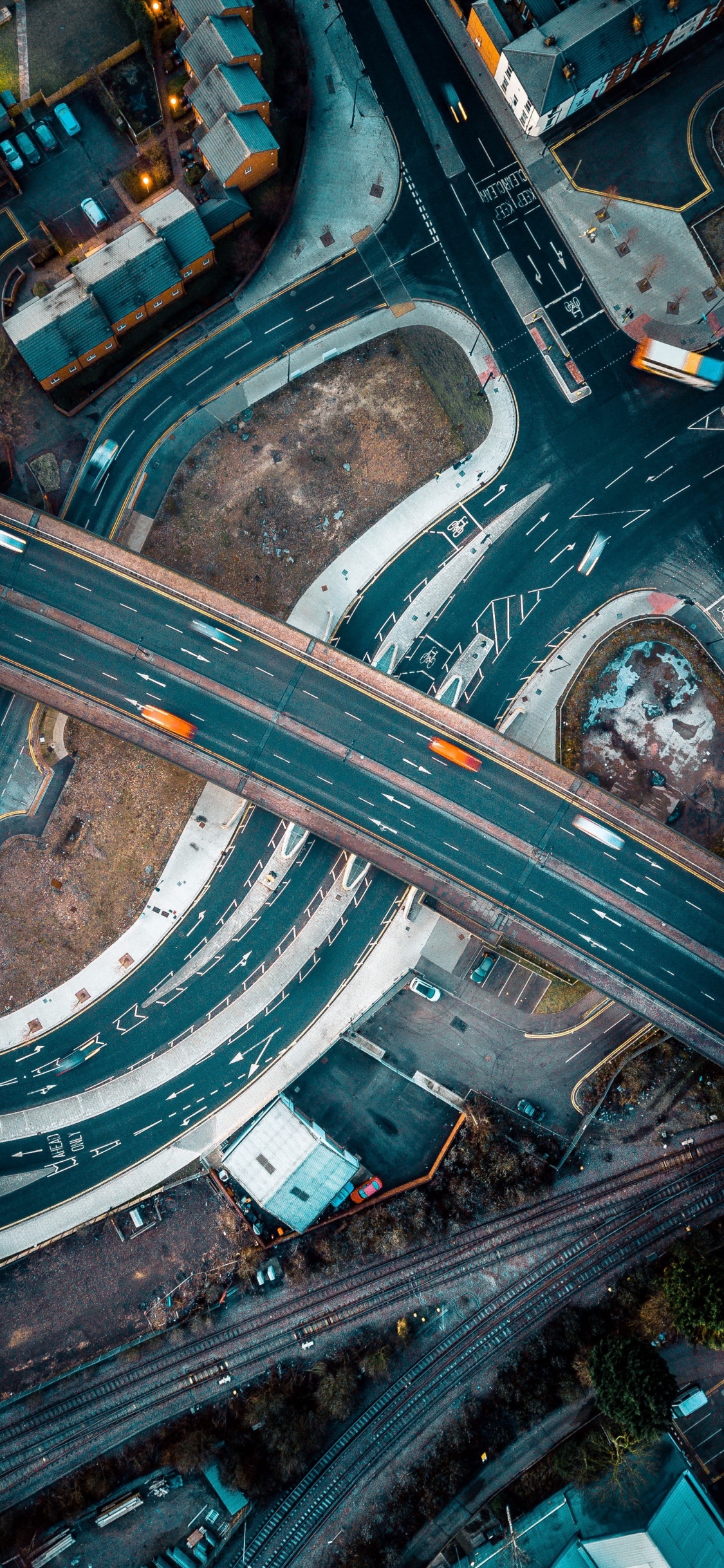 Обои городской район, наука, химия, капюшон, городской дизайн в разрешении 1125x2436