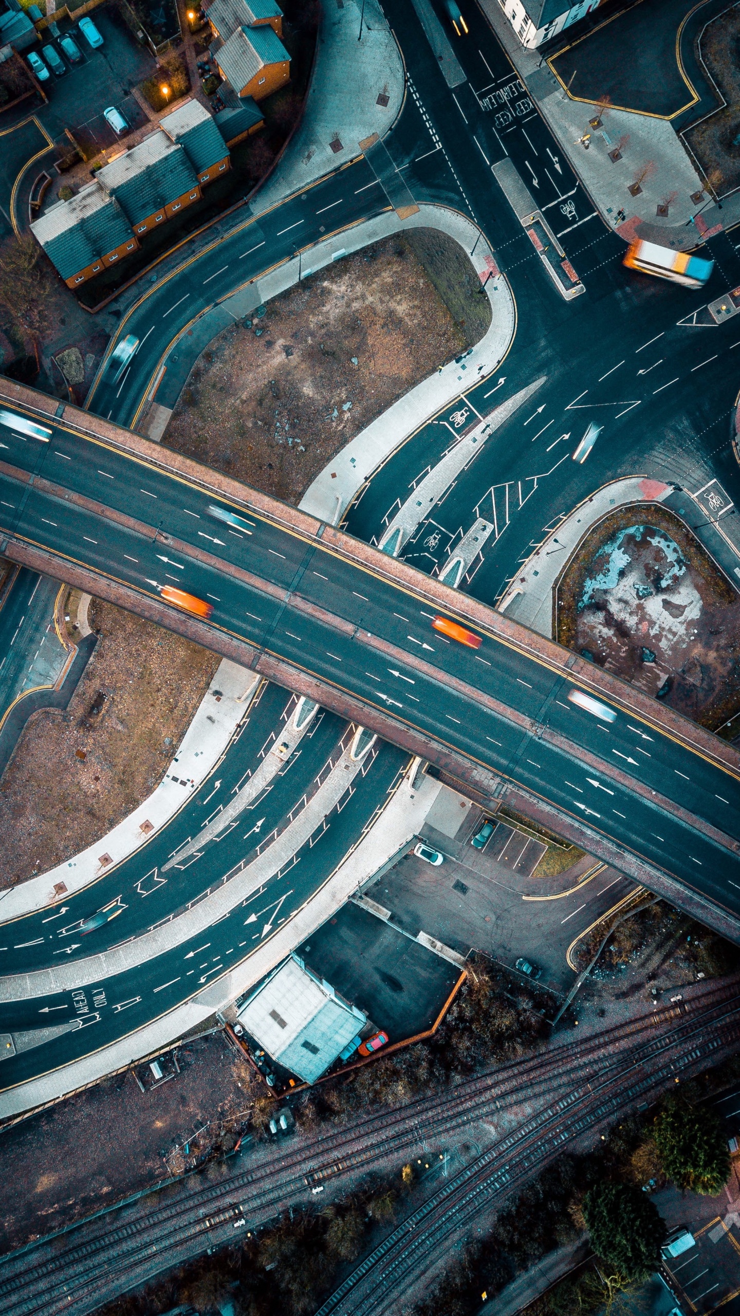 Обои городской район, наука, химия, капюшон, городской дизайн в разрешении 1440x2560