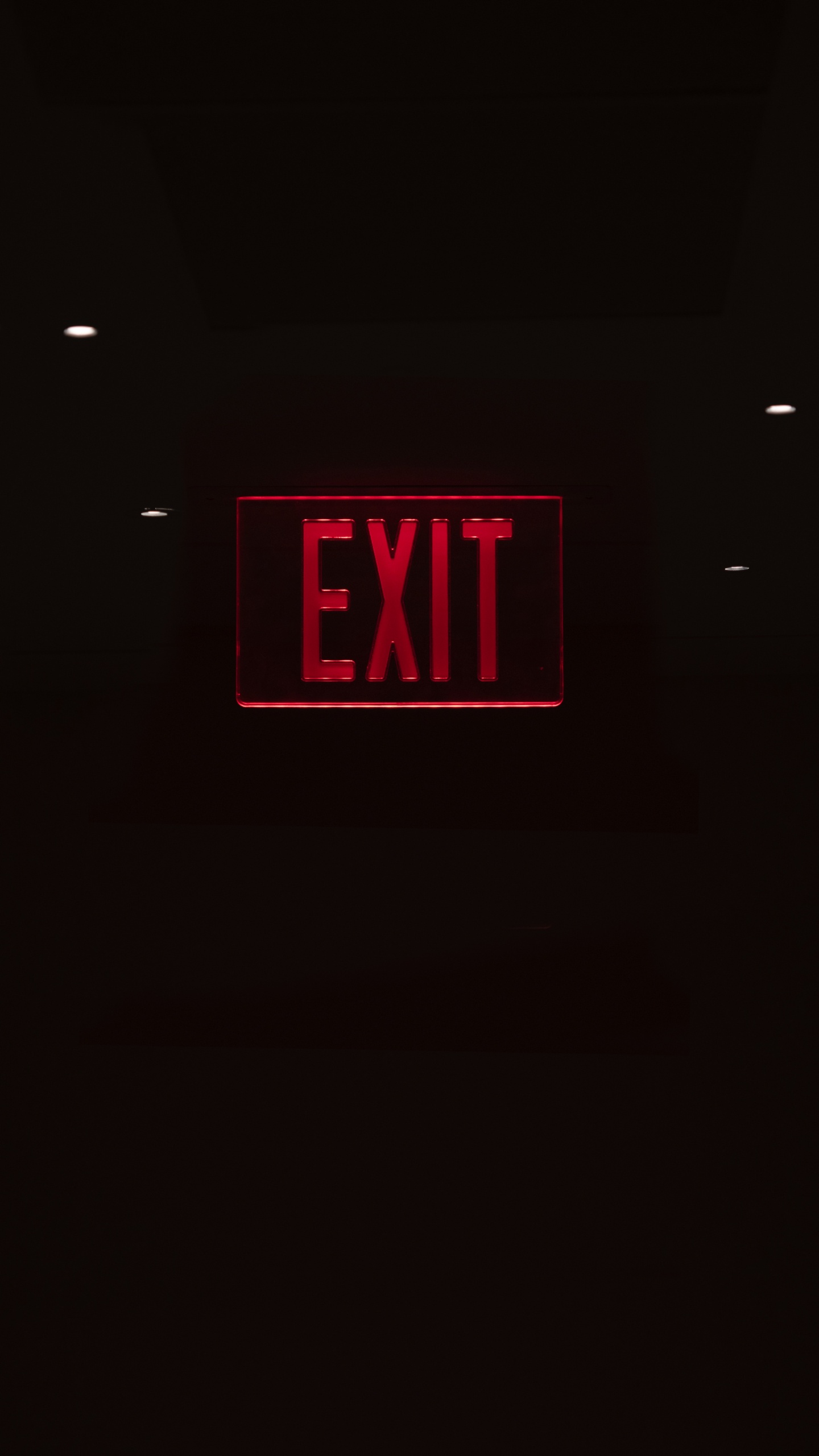 Обои лого, свет, часы, цифровые часы, Знак выход в разрешении 1440x2560