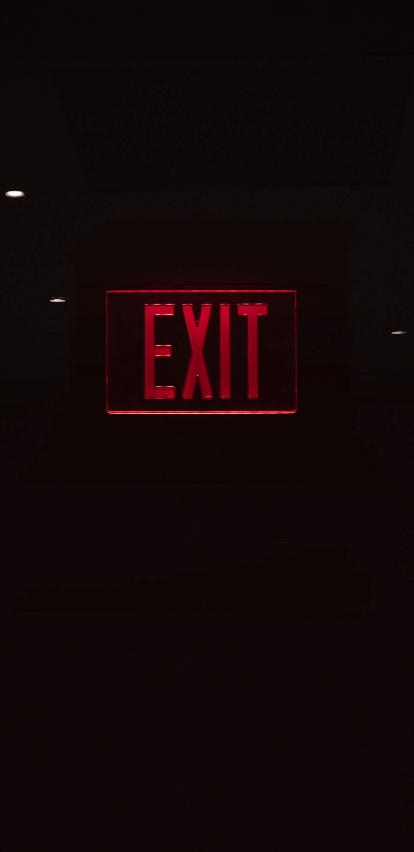 Обои лого, свет, часы, цифровые часы, Знак выход в разрешении 1440x2960