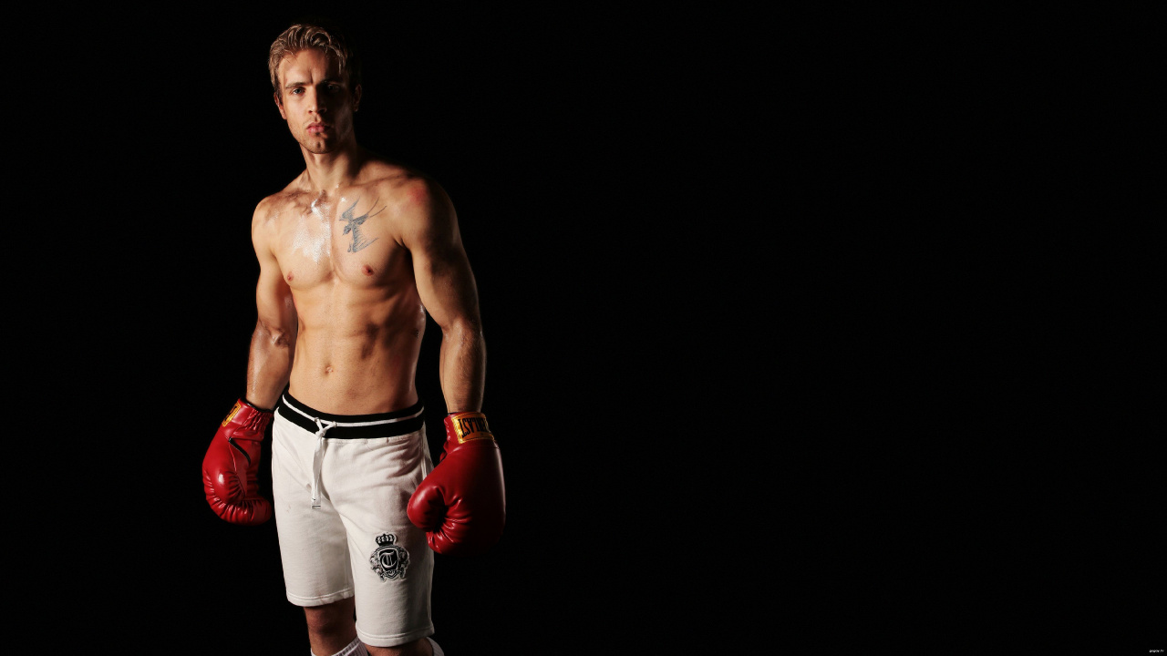 Обои бокс, боксерская перчатка, мышца, стояние, рука в разрешении 1280x720