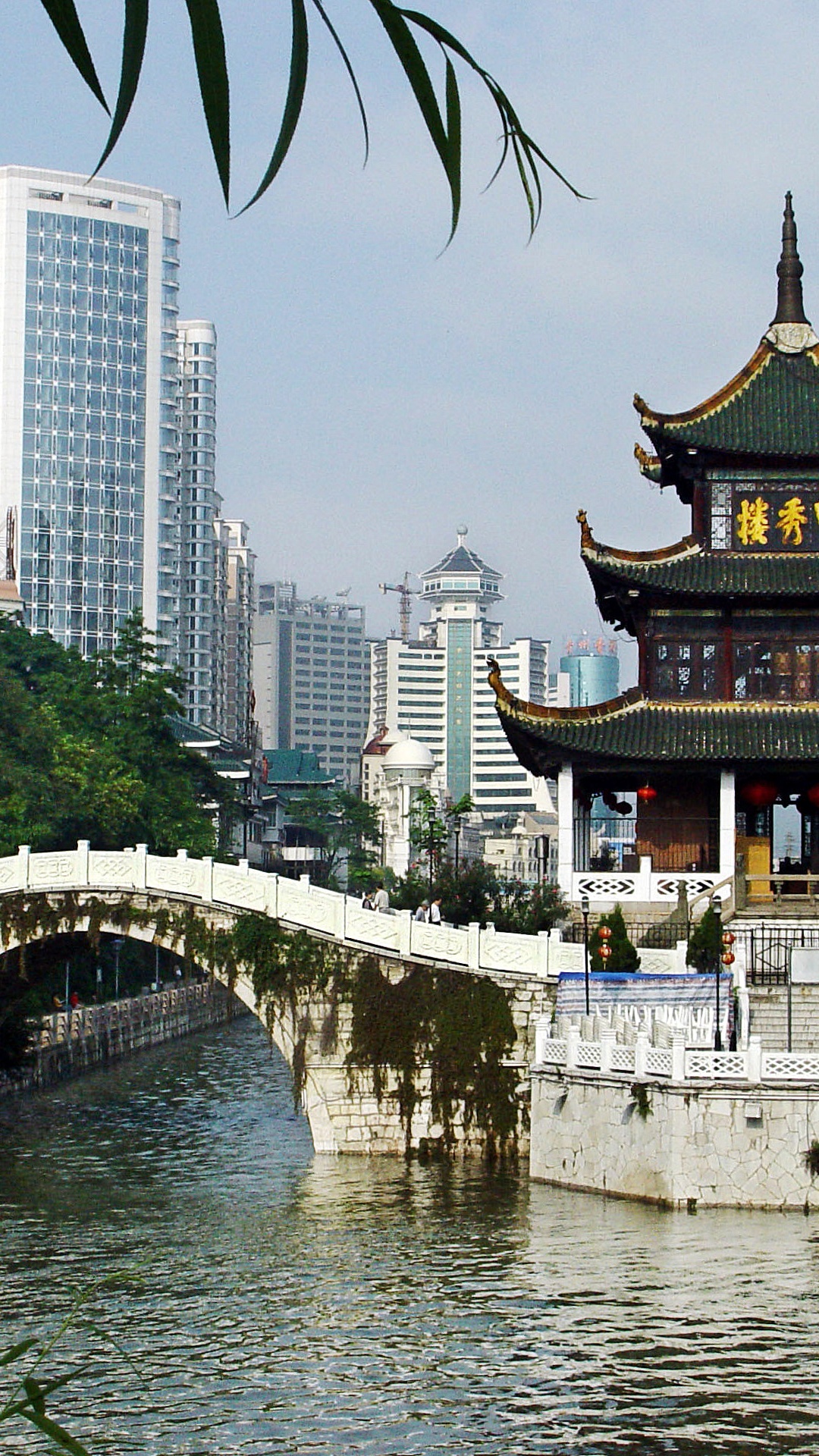 Обои Гуйян, город, китайская архитектура, ориентир, здание в разрешении 1080x1920